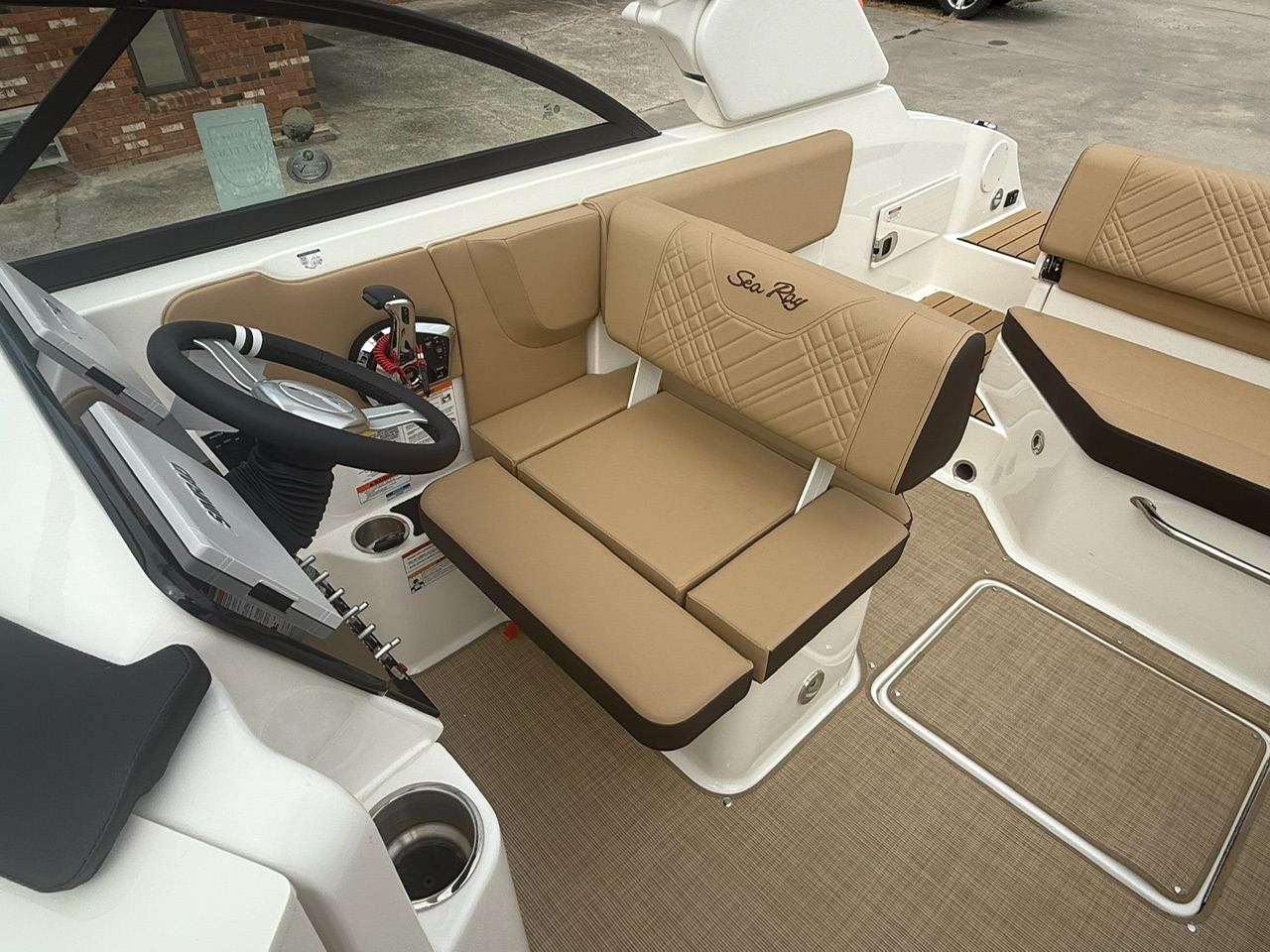2026 Sea Ray SDX 230 - Photo 10