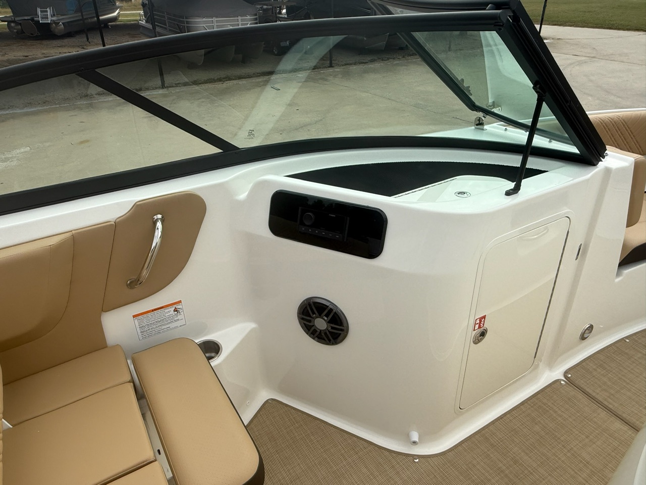 2026 Sea Ray SDX 230 - Photo 12