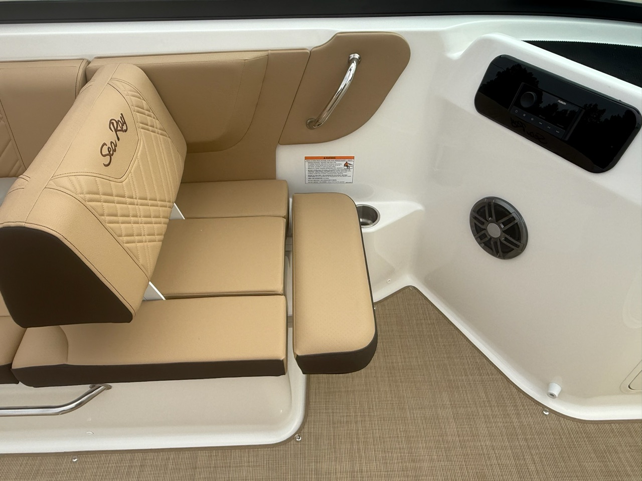 2026 Sea Ray SDX 230 - Photo 13