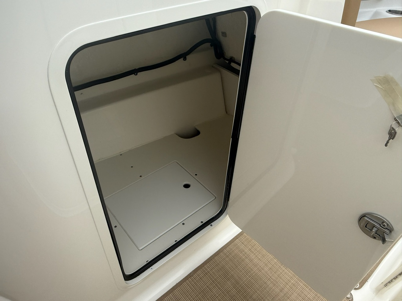 2026 Sea Ray SDX 230 - Photo 14