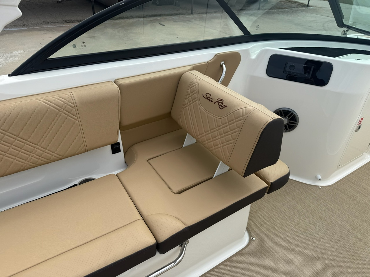 2026 Sea Ray SDX 230 - Photo 20