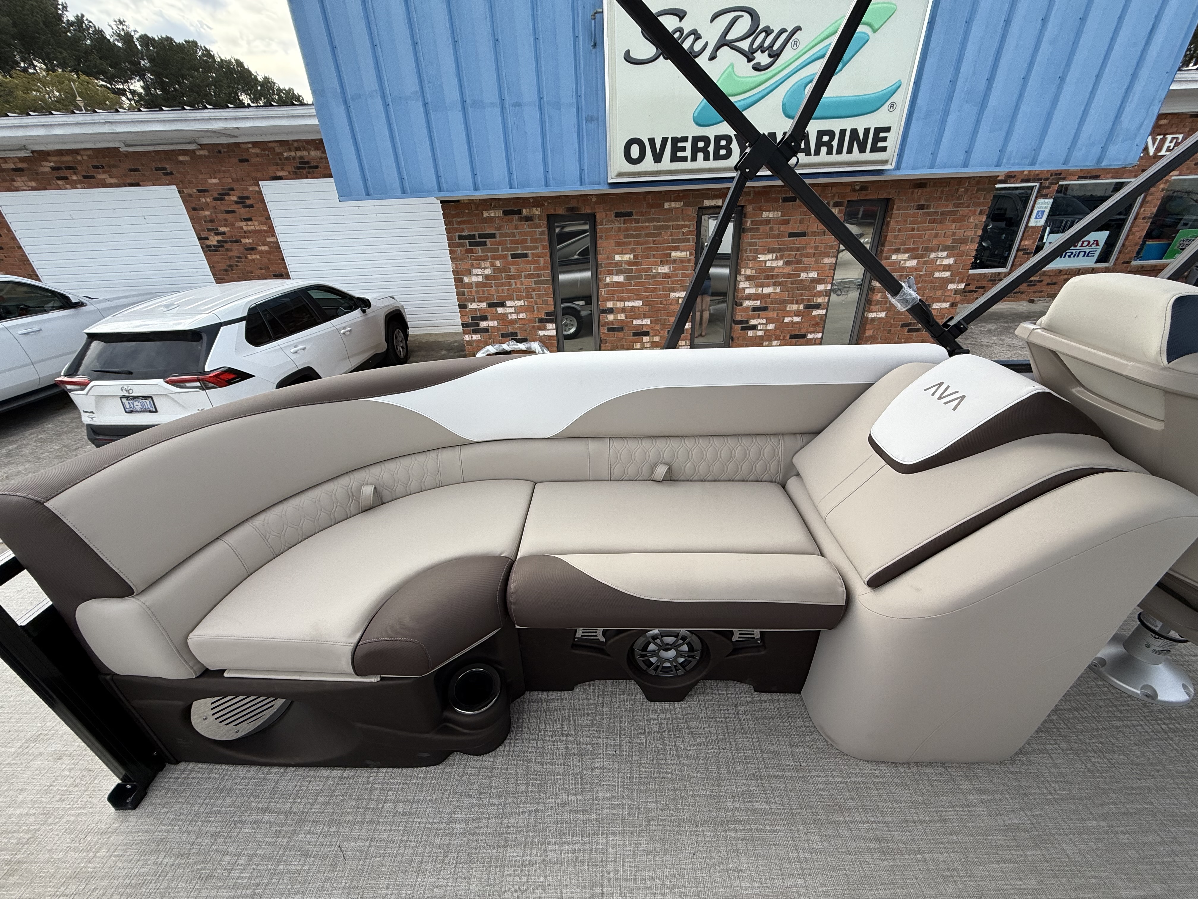 2026 Avalon LSZ - 23 FT Quad Lounger - Photo 17