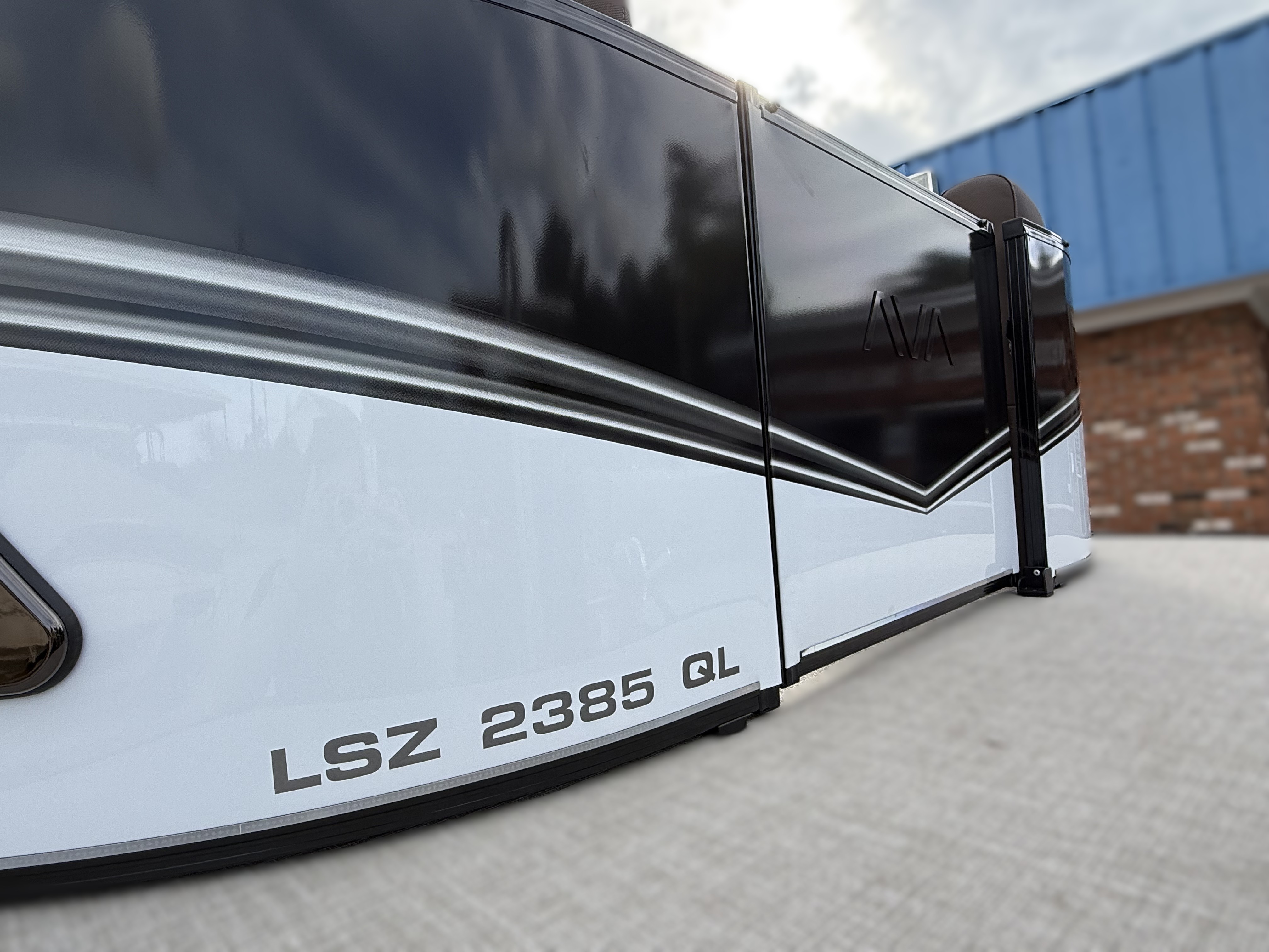 2026 Avalon LSZ - 23 FT Quad Lounger - Photo 4