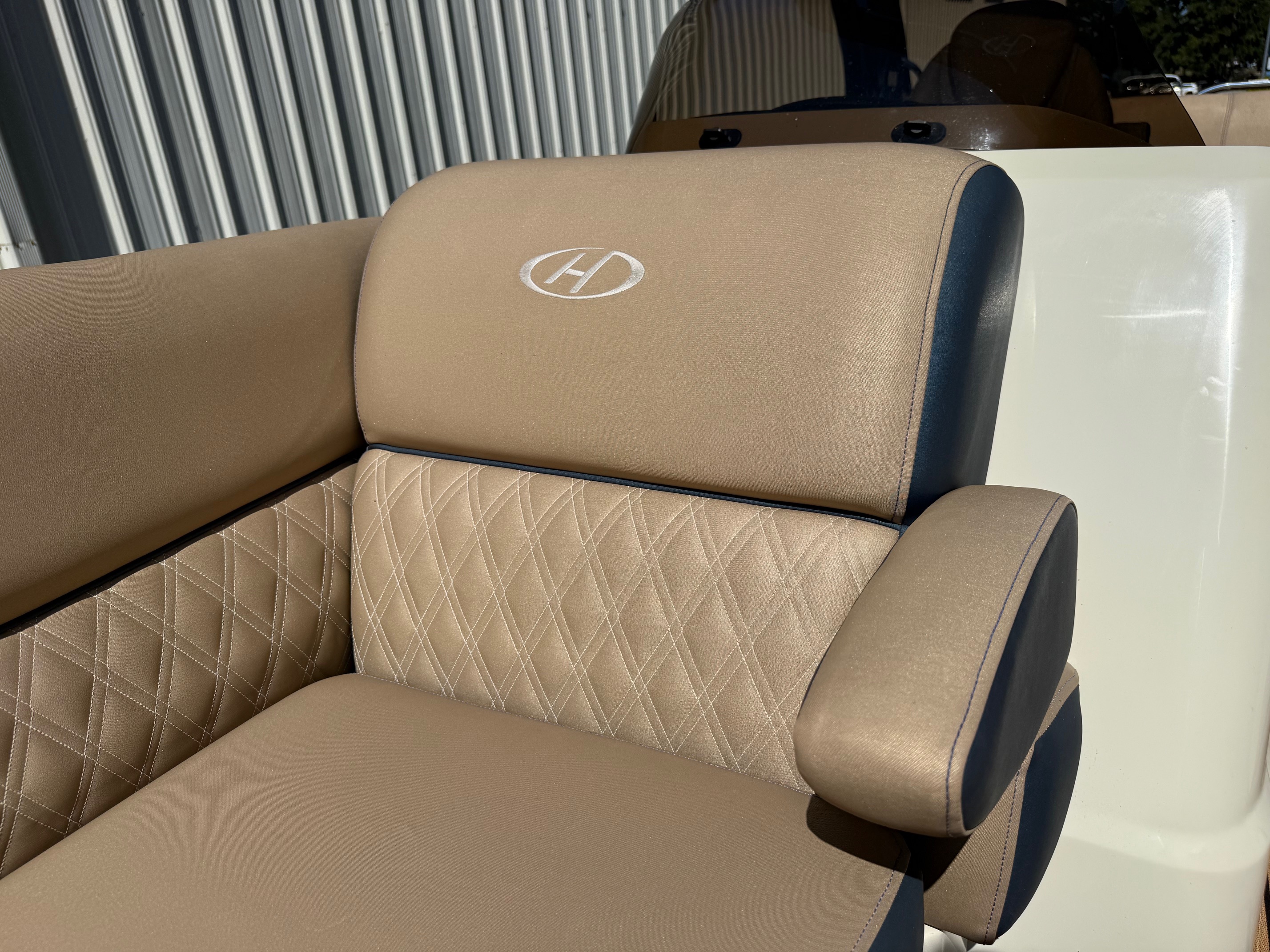 2016 Harris Crowne SL 250 - Photo 11