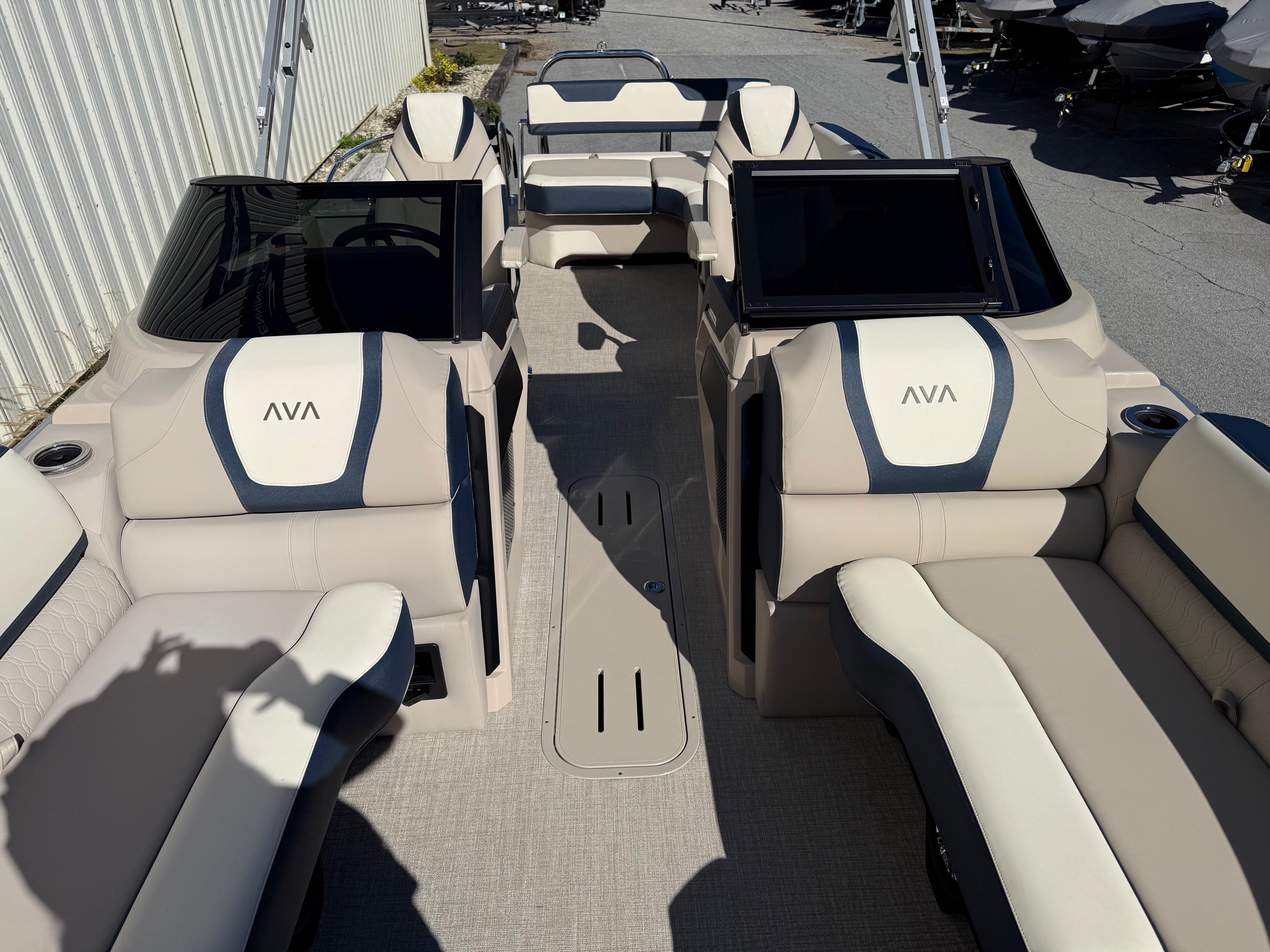 2026 Avalon Catalina - 23 FT Cruise Rear Bench Windshield - Photo 5