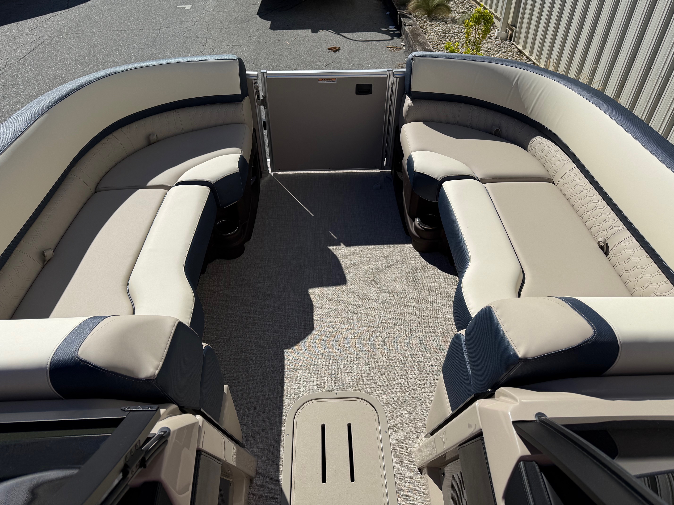 2026 Avalon Catalina - 23 FT Cruise Rear Bench Windshield - Photo 11