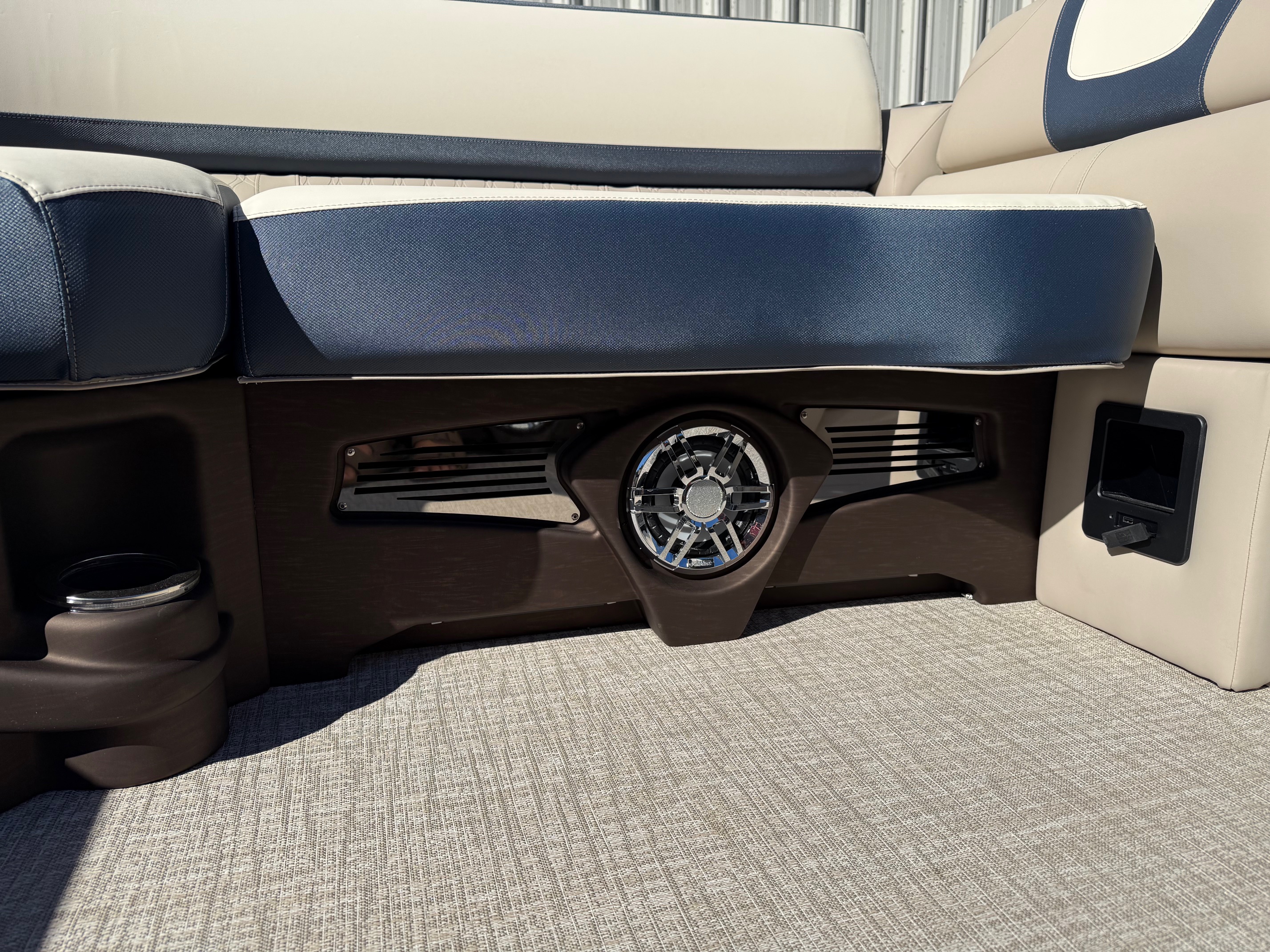 2026 Avalon Catalina - 23 FT Cruise Rear Bench Windshield - Photo 12