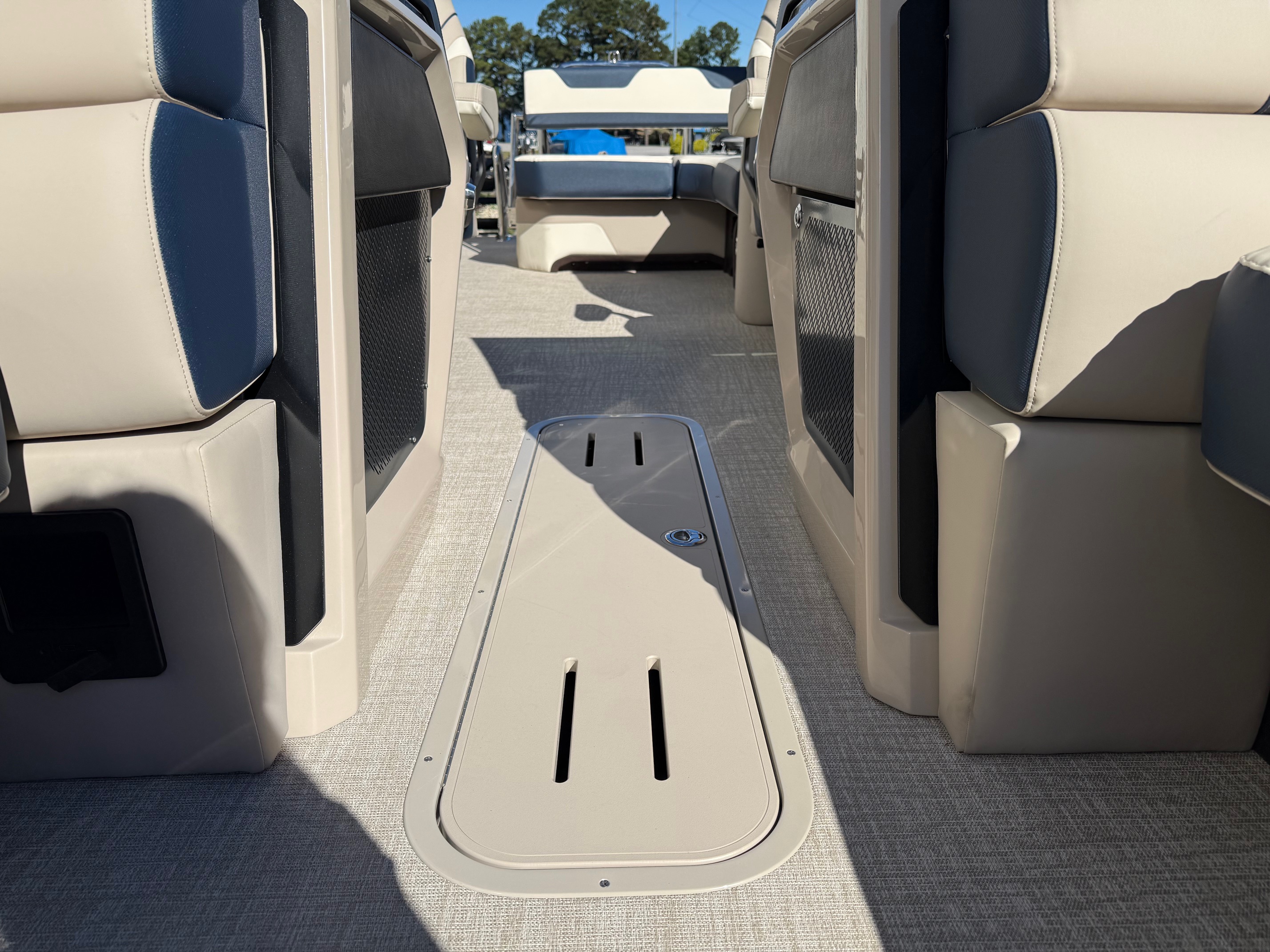 2026 Avalon Catalina - 23 FT Cruise Rear Bench Windshield - Photo 13