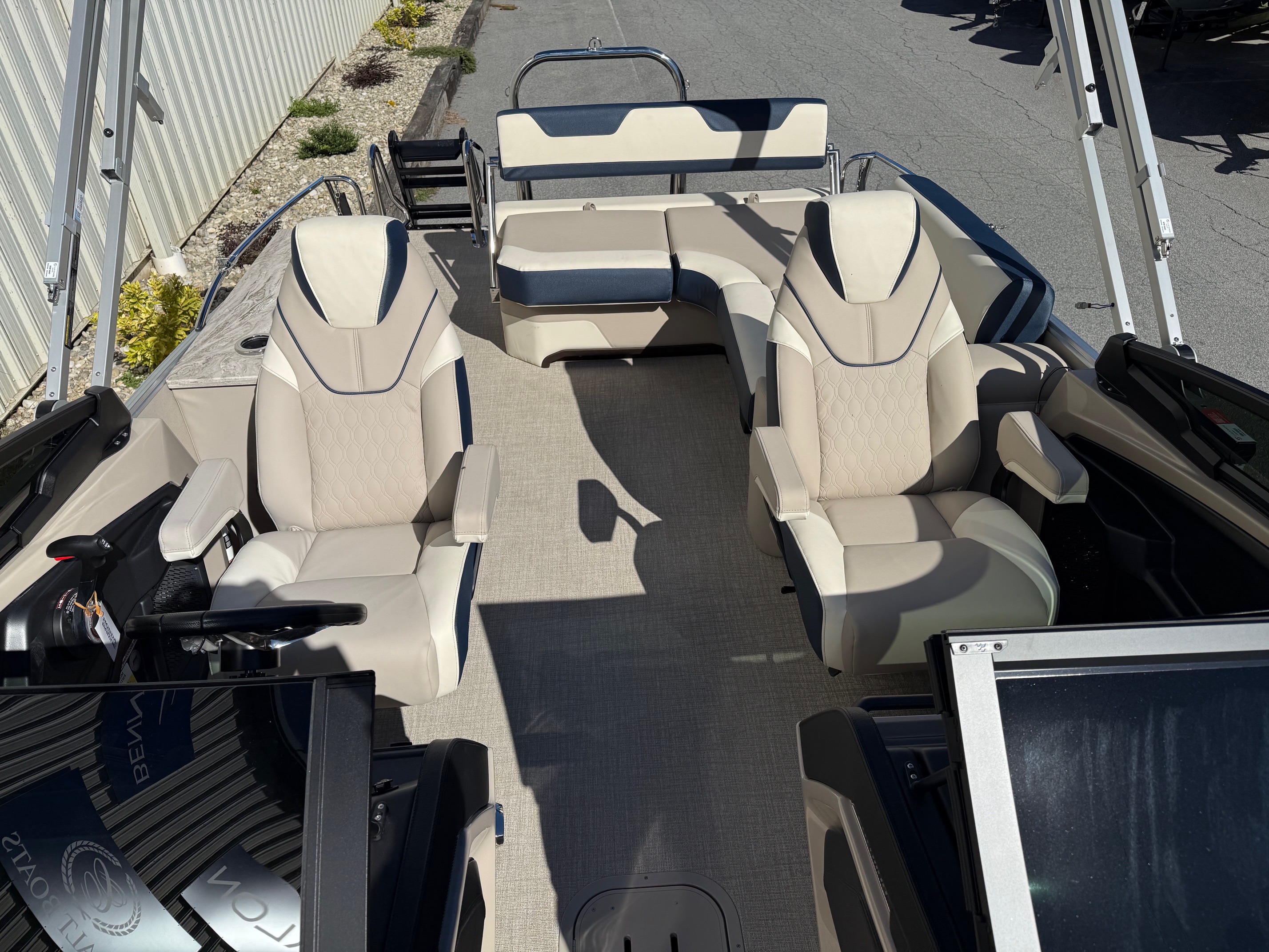 2026 Avalon Catalina - 23 FT Cruise Rear Bench Windshield - Photo 14