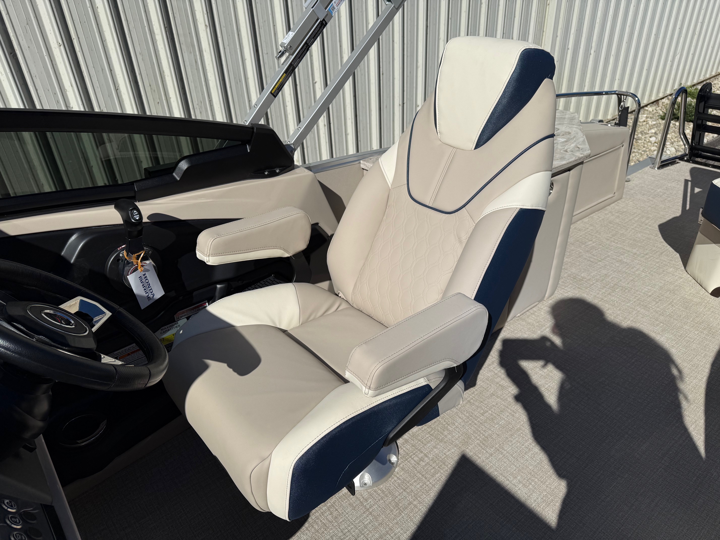2026 Avalon Catalina - 23 FT Cruise Rear Bench Windshield - Photo 16