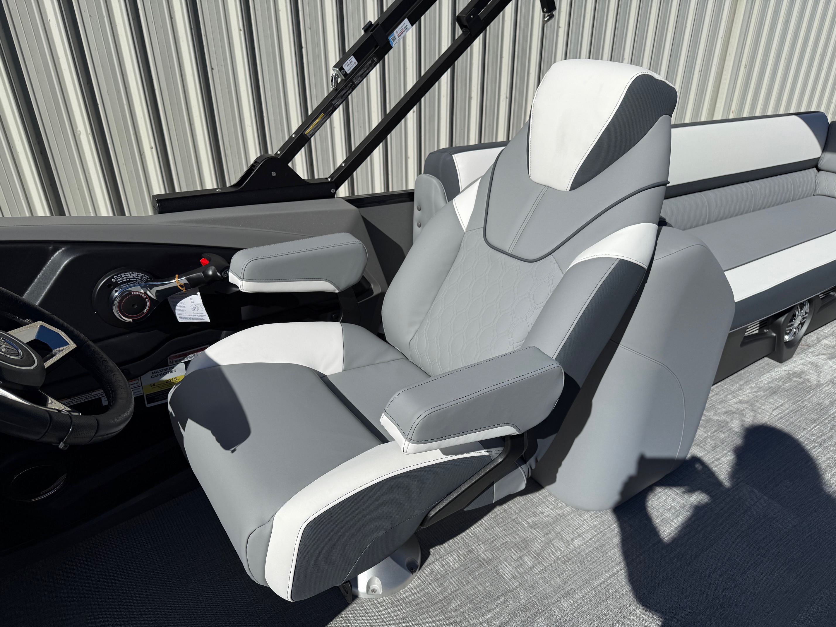 2026 Avalon Catalina - 25 FT Quad Lounger - Photo 16