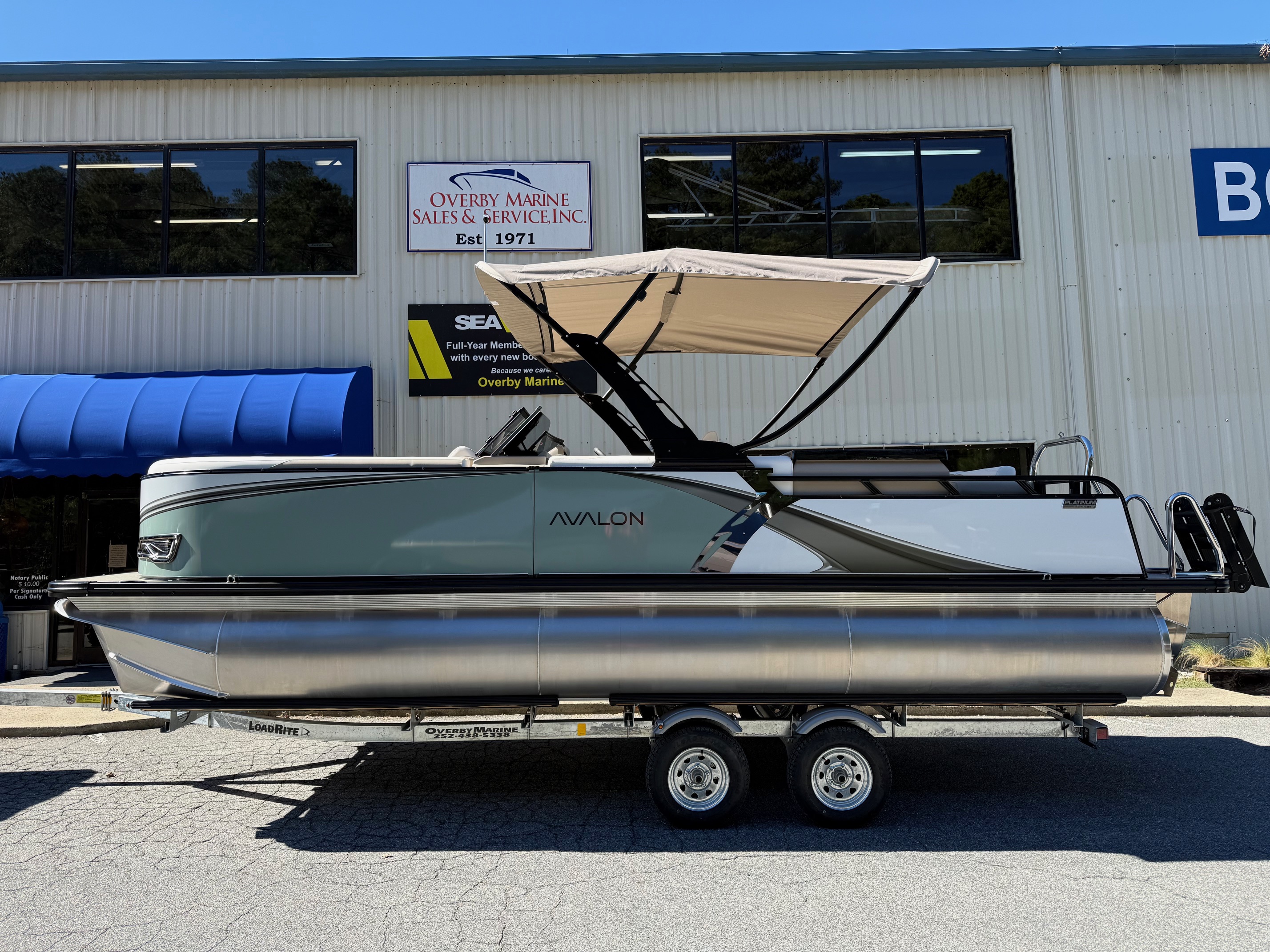 2026 Avalon LSZ - 23 FT Elite Windshield