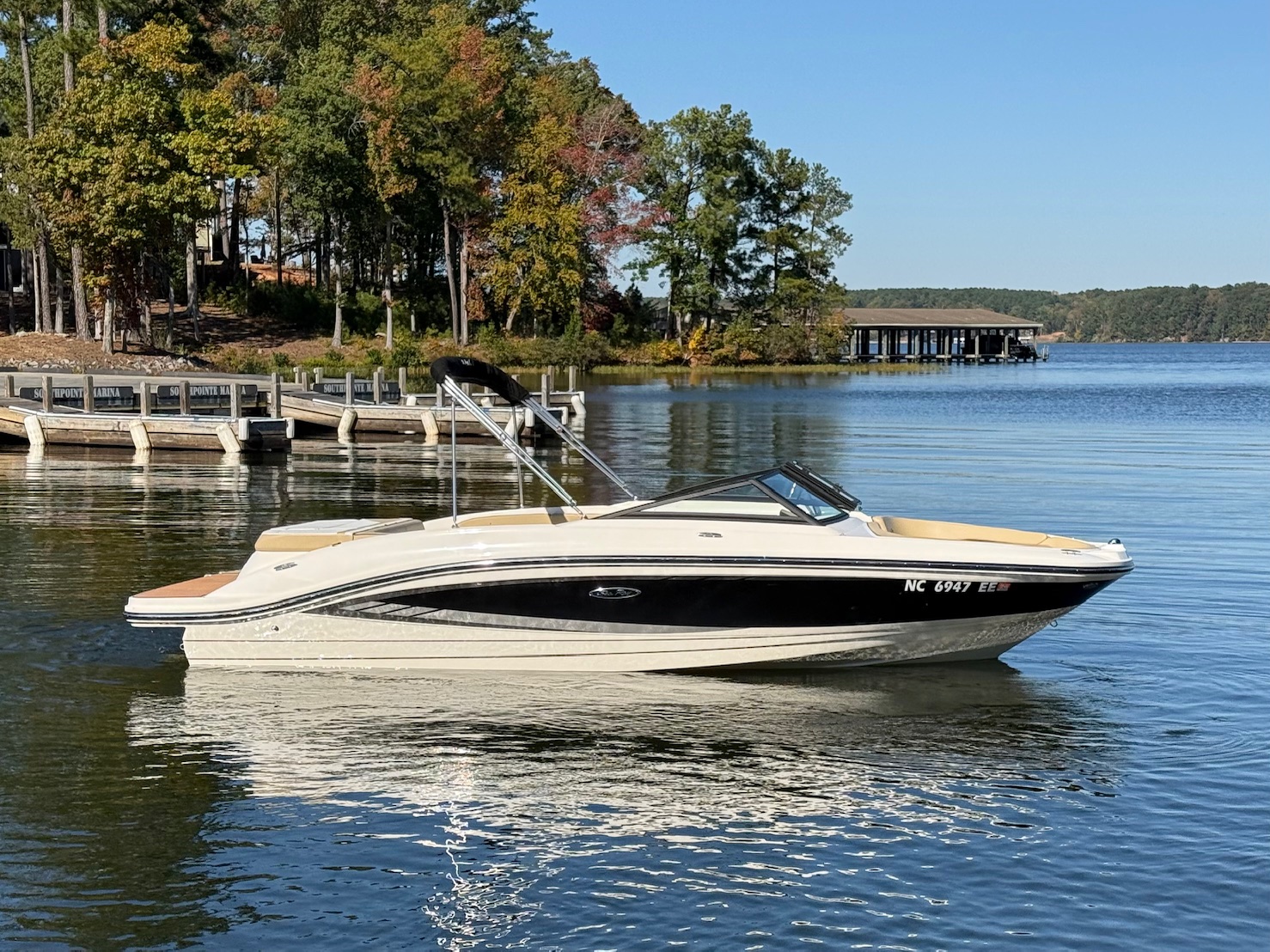 2017 Sea Ray SPX 210 - Photo 2