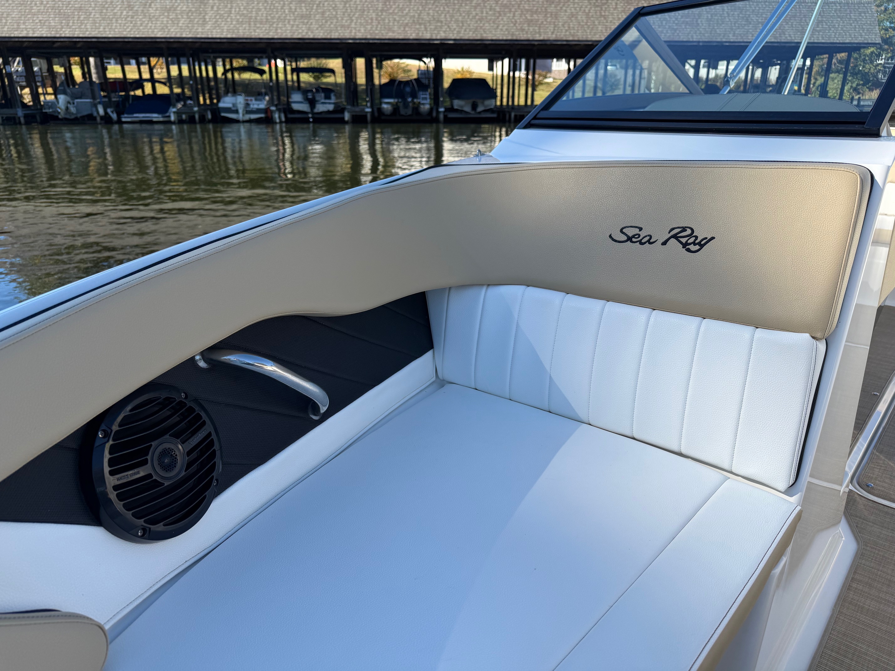 2017 Sea Ray SPX 210 - Photo 7