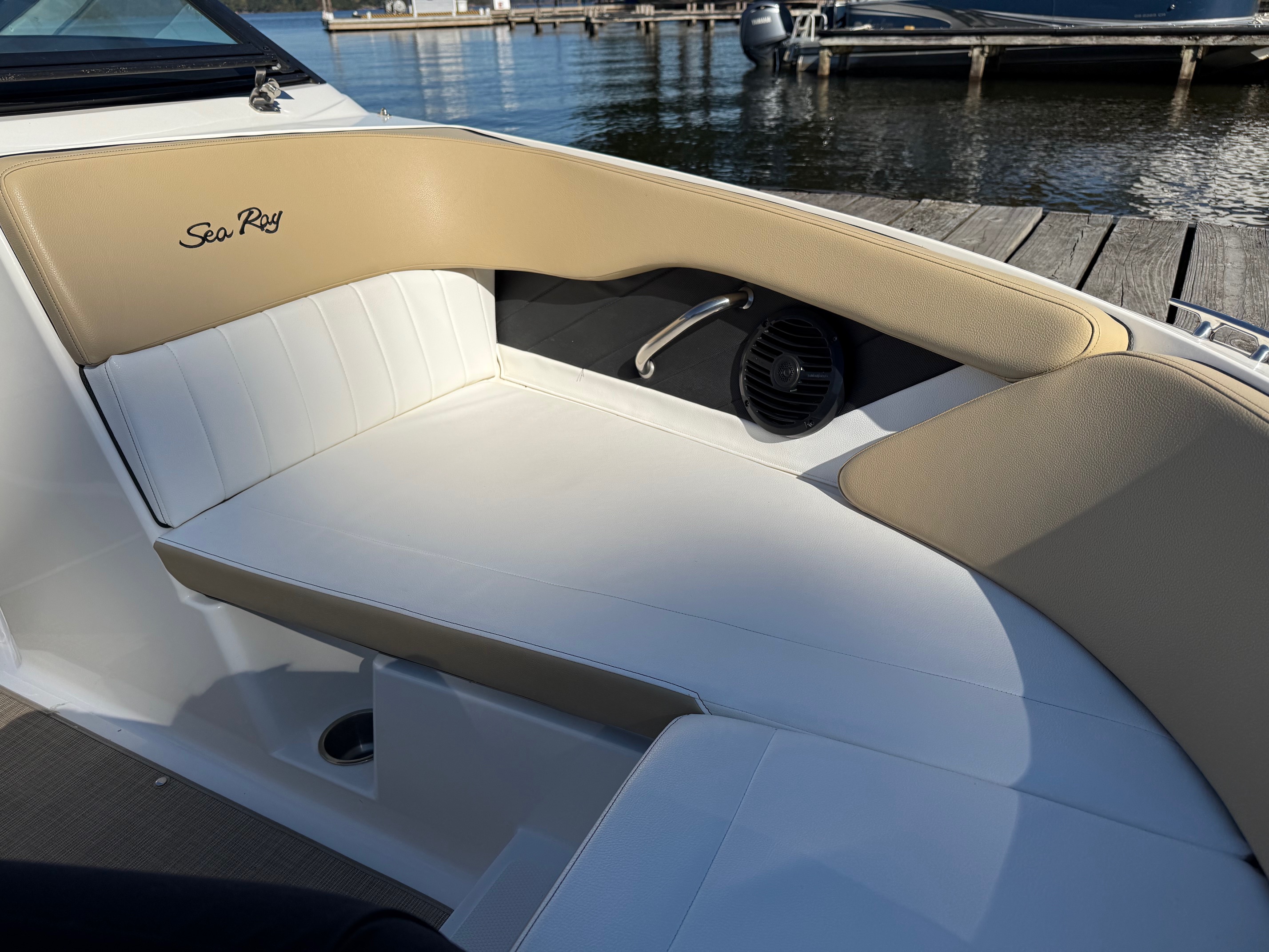 2017 Sea Ray SPX 210 - Photo 8
