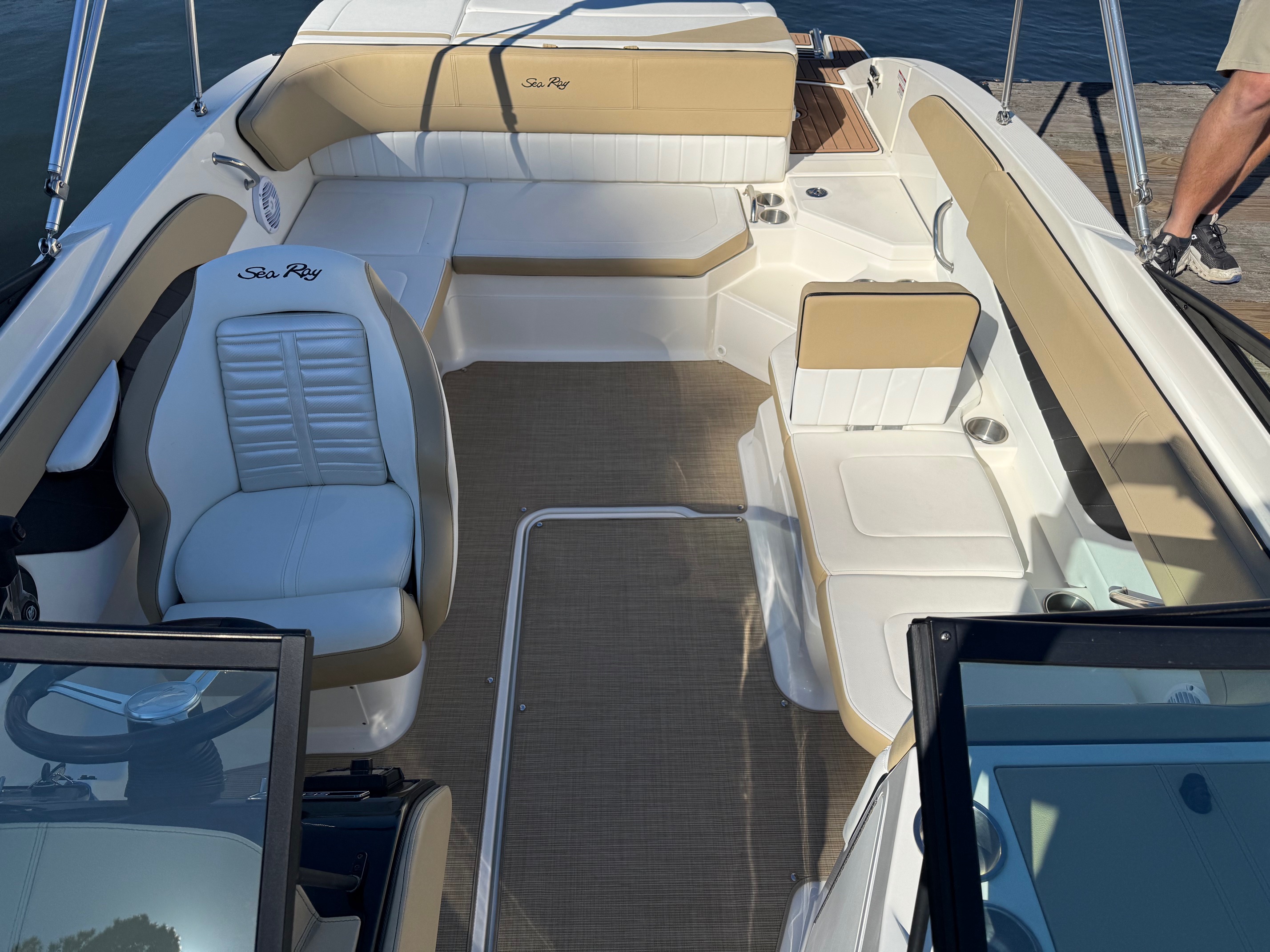 2017 Sea Ray SPX 210 - Photo 11