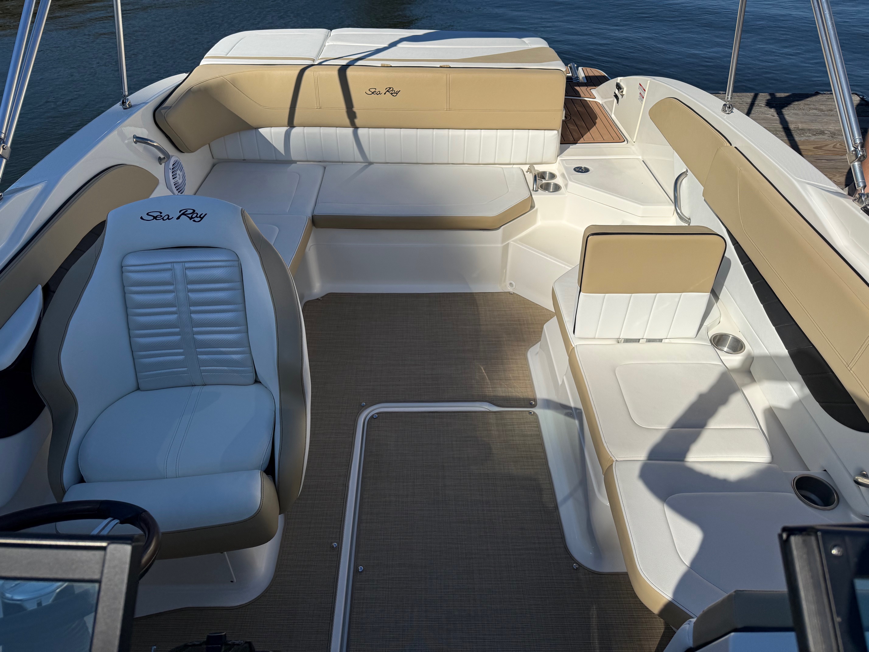 2017 Sea Ray SPX 210 - Photo 12