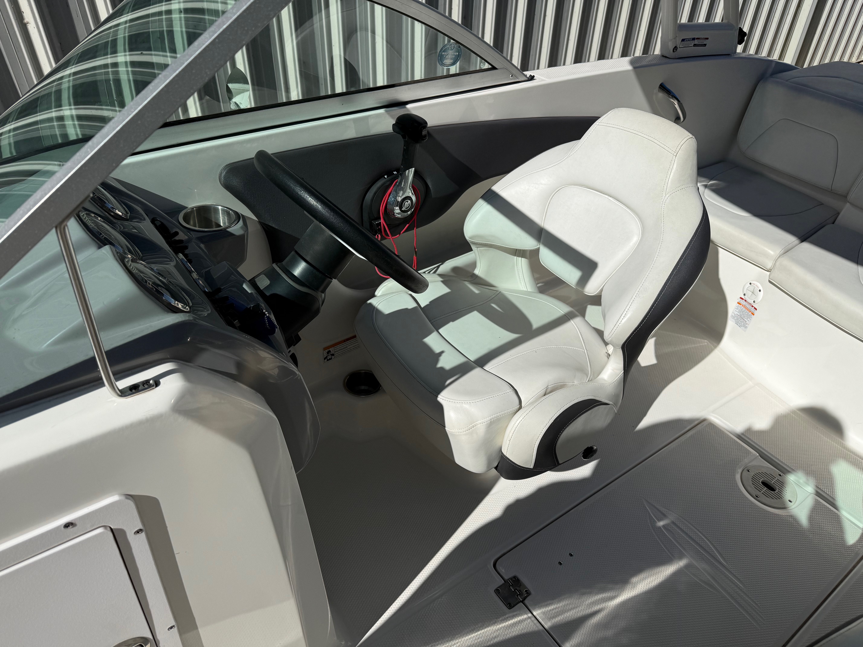 2014 Chaparral H2O 19 Sport - Photo 11