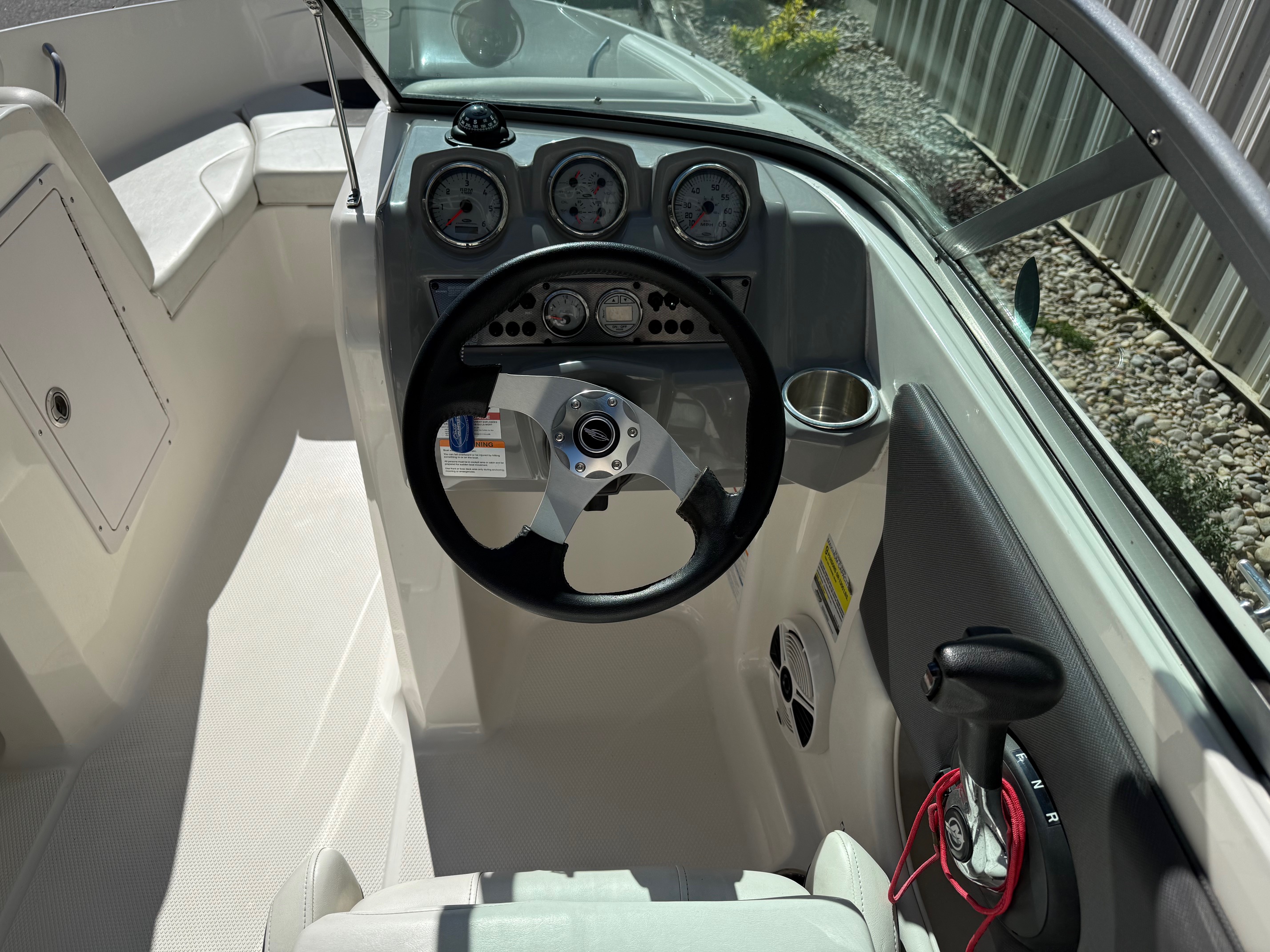 2014 Chaparral H2O 19 Sport - Photo 13