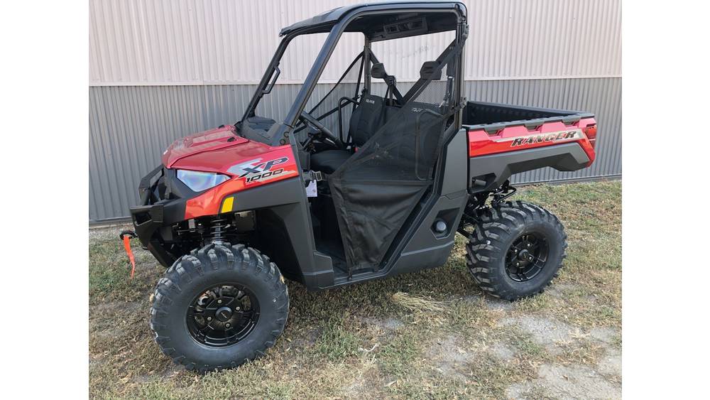 2026 Polaris Ranger XP® 1000 Premium Sunset Red