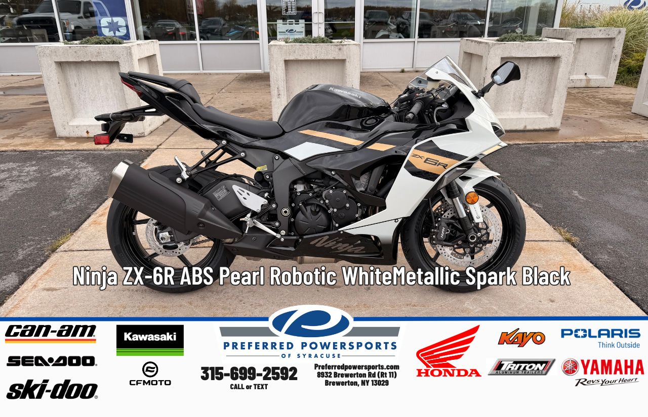 2026 Kawasaki Ninja ZX-6R Pearl Robotic White/Metallic Spark Black