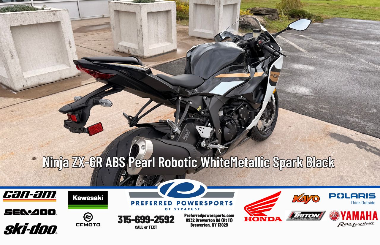 2026 Kawasaki Ninja ZX-6R Pearl Robotic White/Metallic Spark Black