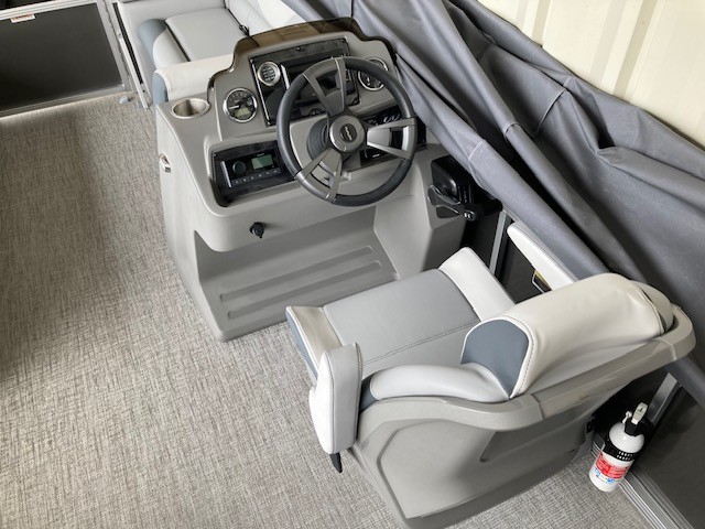 2025 Avalon 21 Venture 80 Quad Lounger - Photo 5