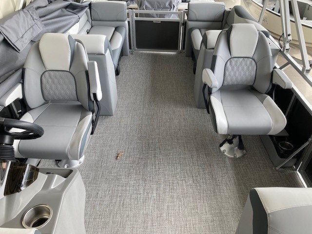 2025 Avalon 21 Venture 80 Quad Lounger - Photo 8