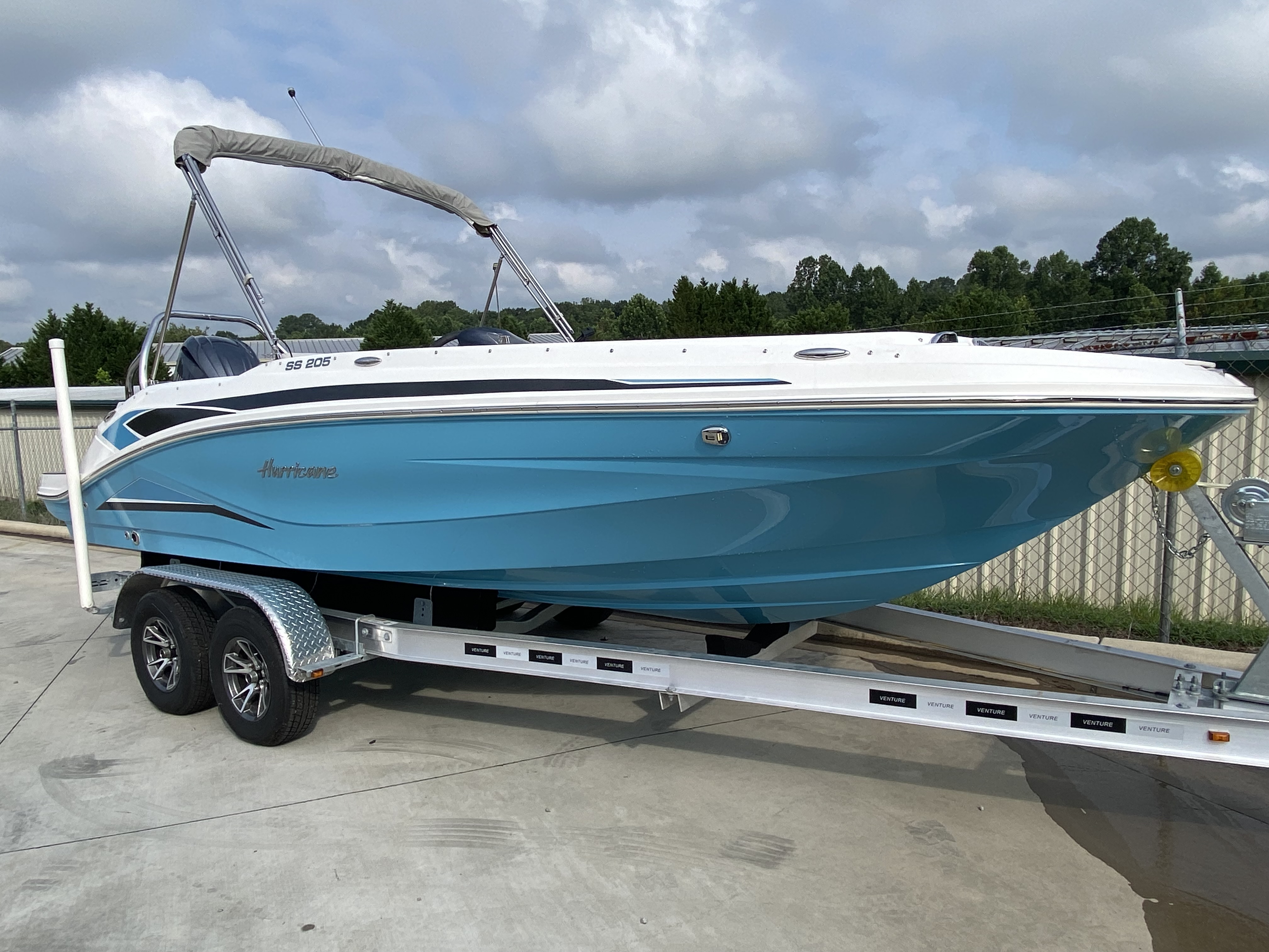 2024 Hurricane SunDeck Sport 205 OB - Photo 2