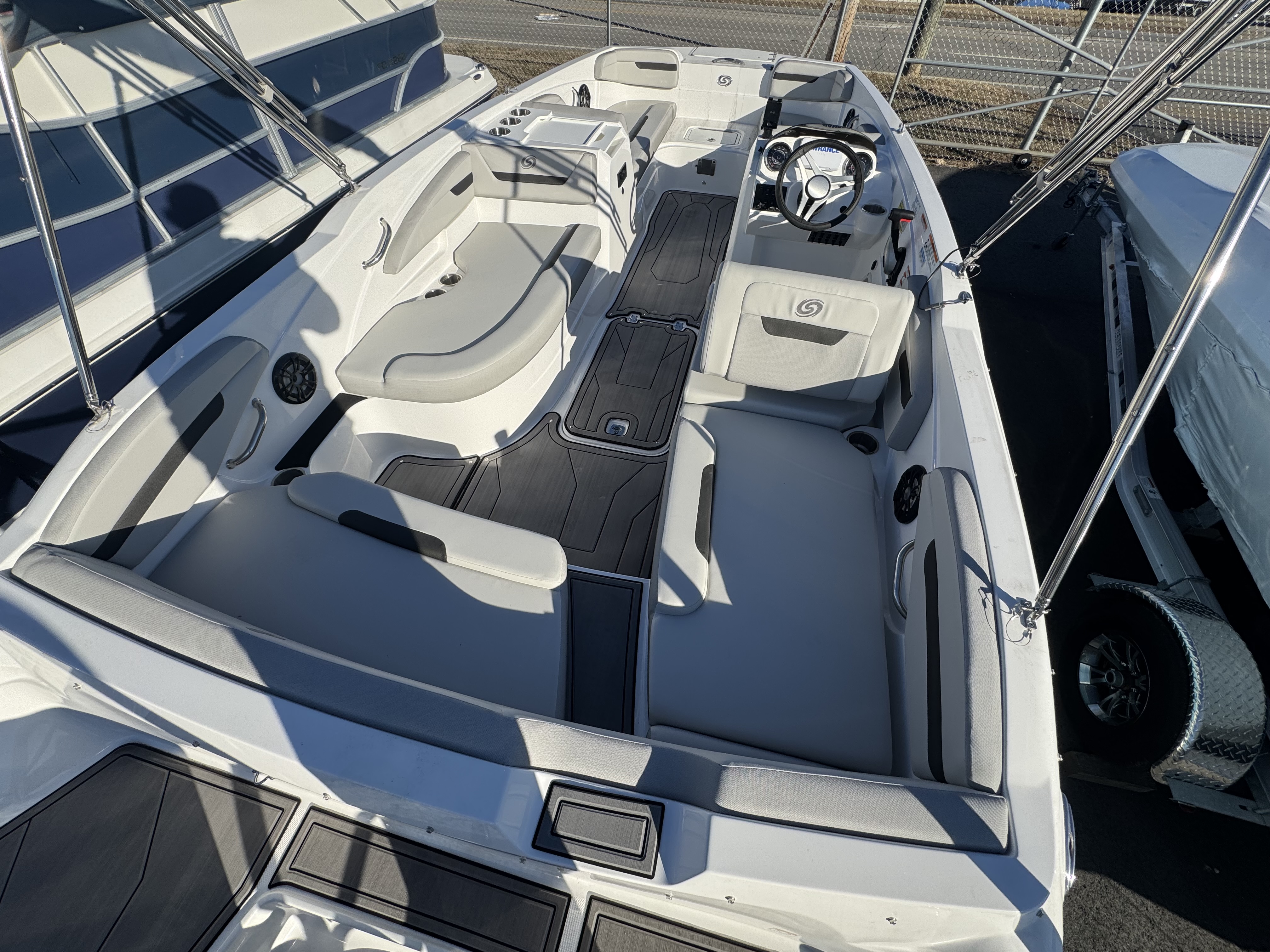 2024 Hurricane SunDeck Sport 205 OB - Photo 7