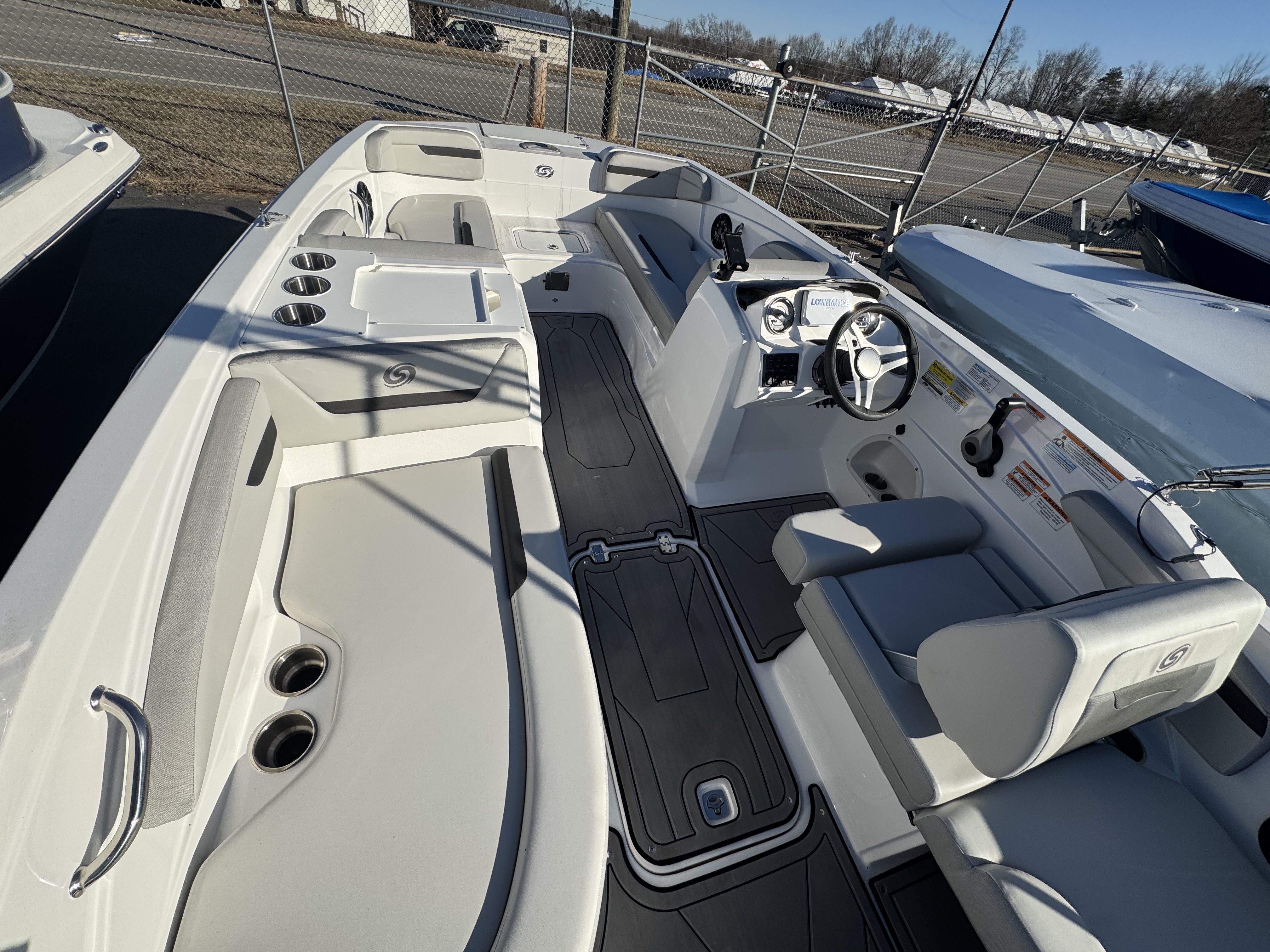 2024 Hurricane SunDeck Sport 205 OB - Photo 8