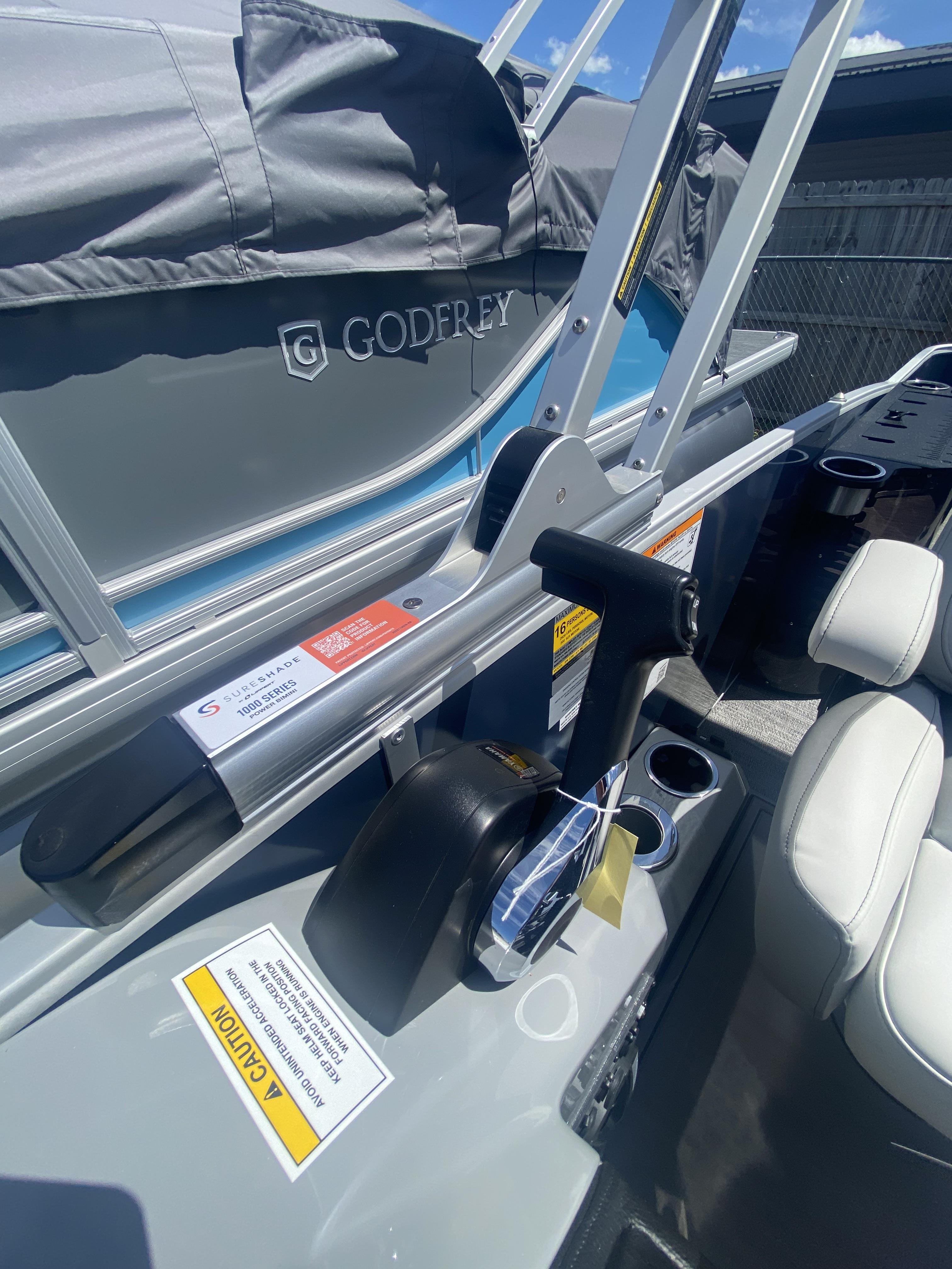 2025 Godfrey MC235 FS Tritoon - Photo 14
