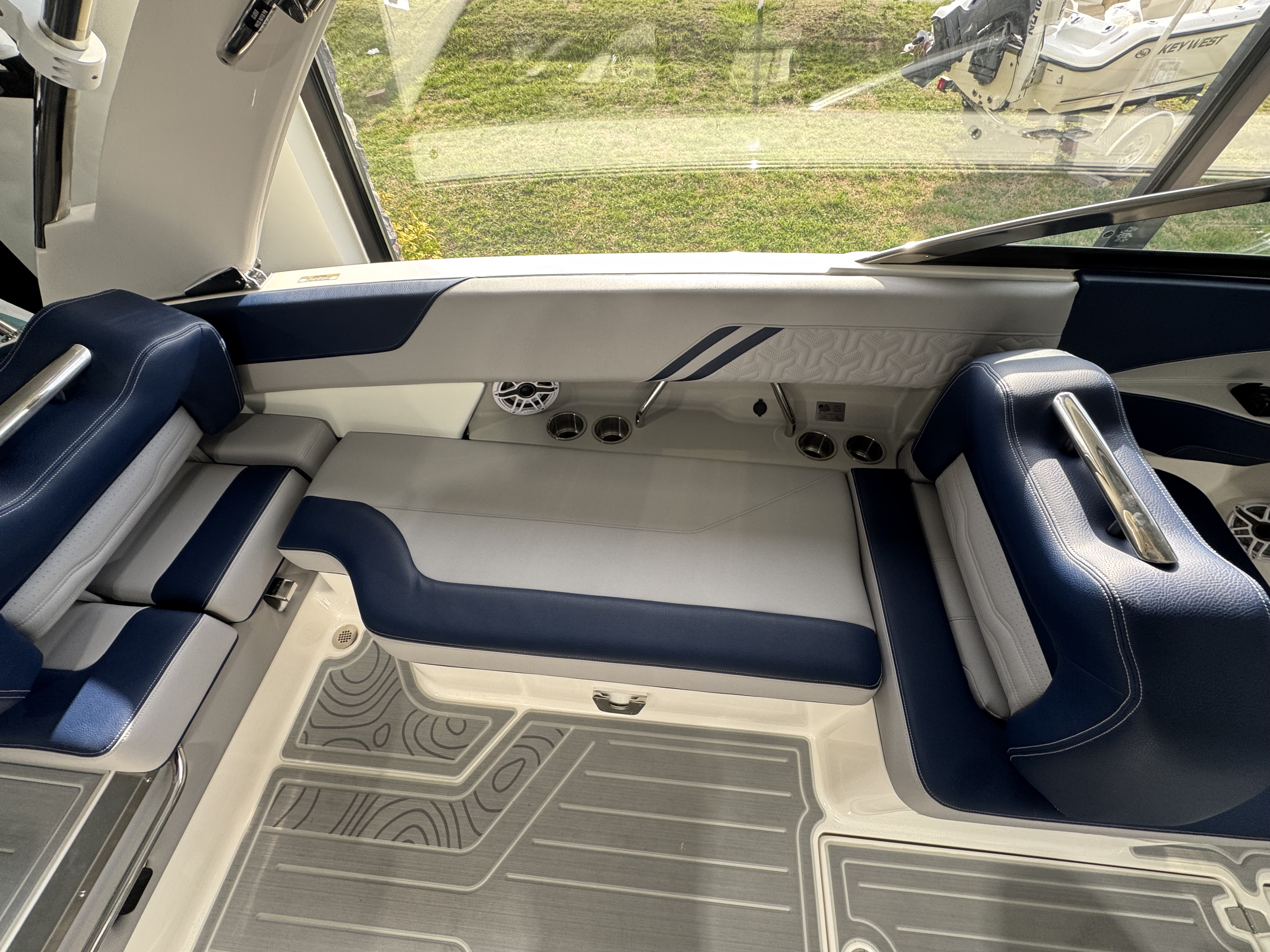 2025 Regal LS6 Surf - Photo 7