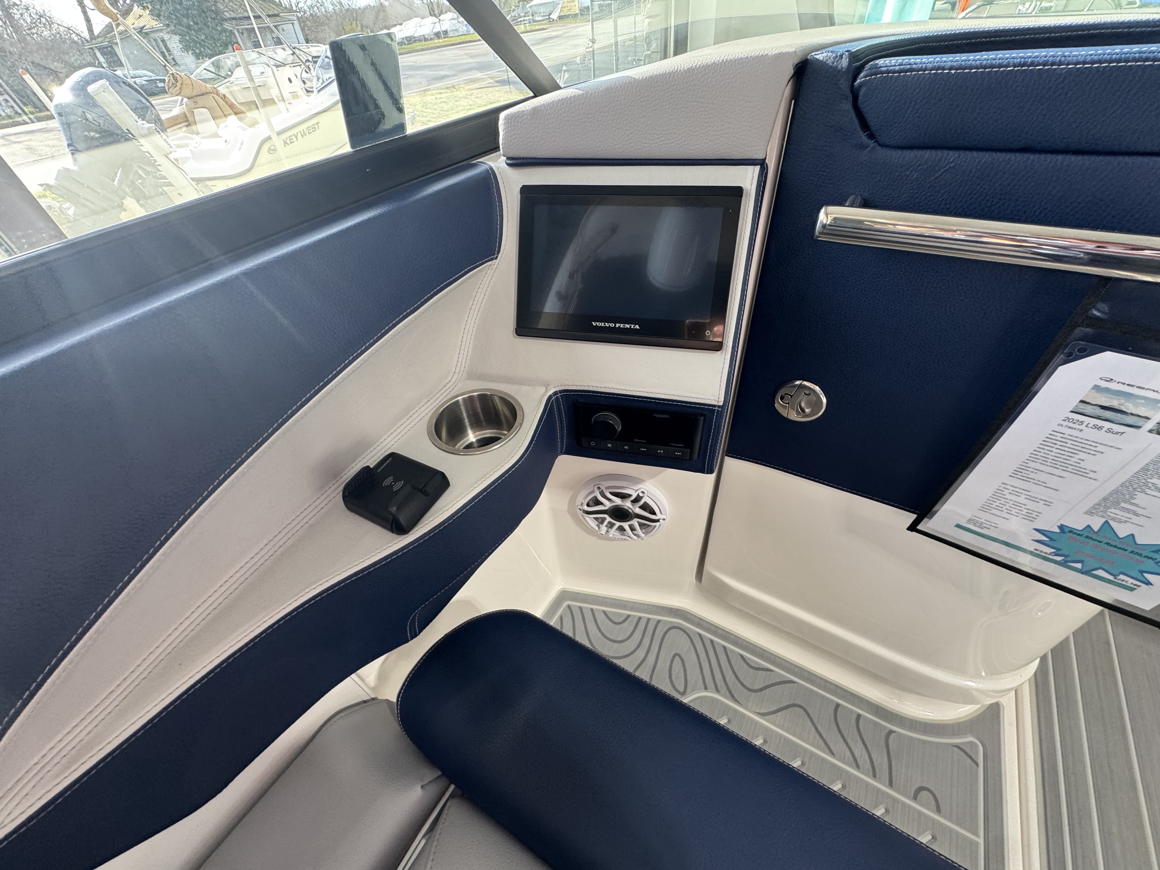 2025 Regal LS6 Surf - Photo 8