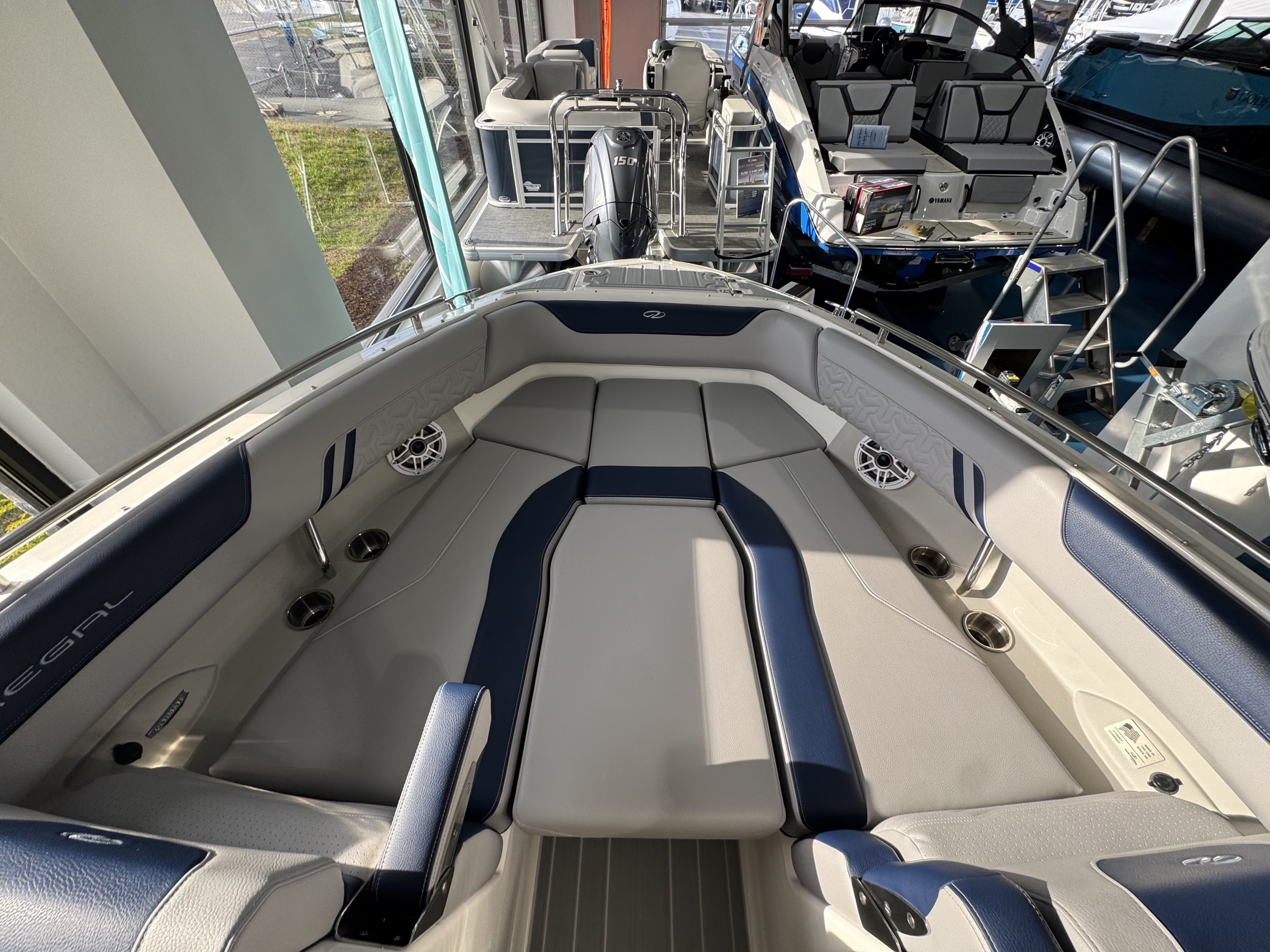 2025 Regal LS6 Surf - Photo 10