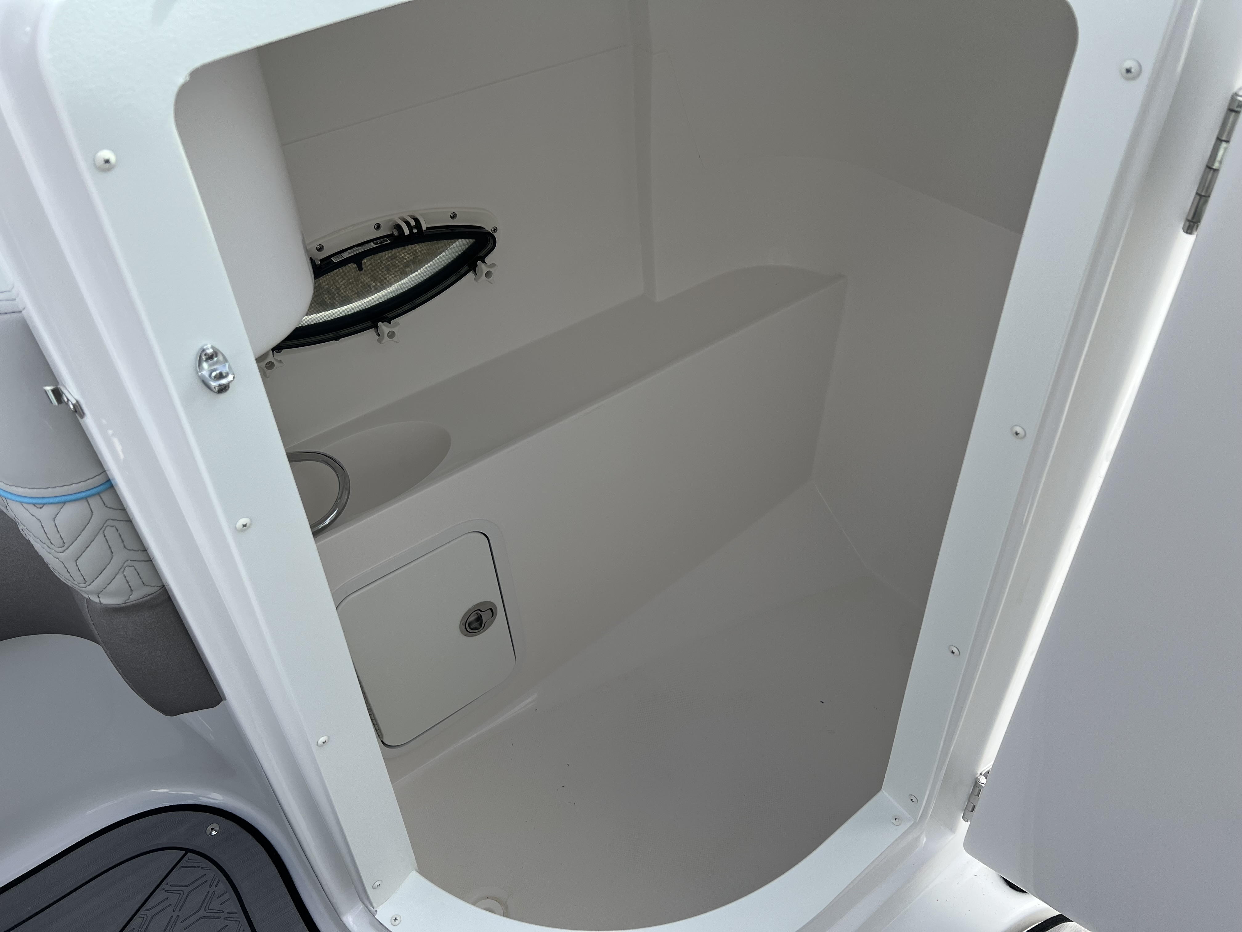 2025 Hurricane SunDeck SD 2400 OB - Photo 5