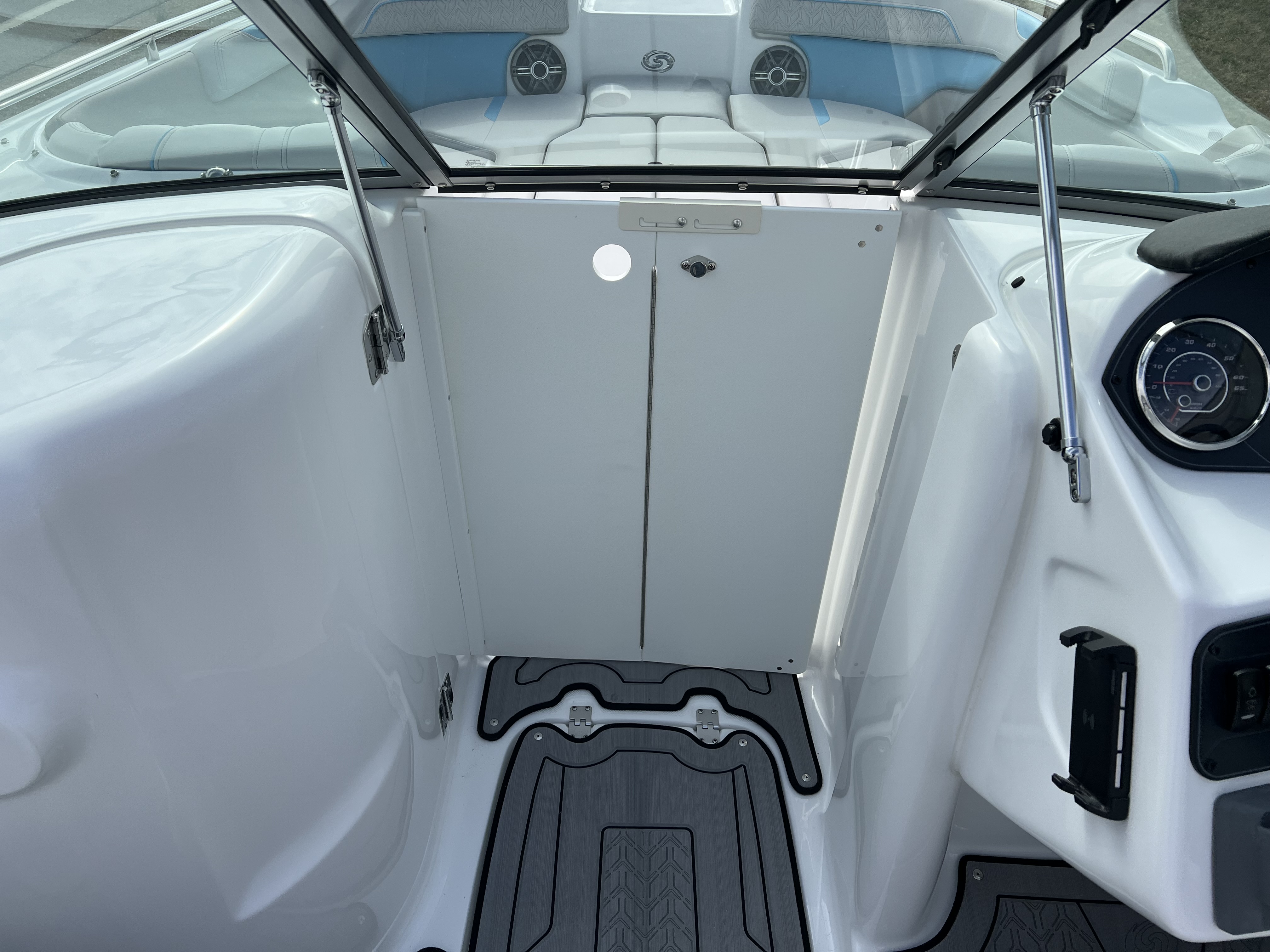 2025 Hurricane SunDeck SD 2400 OB - Photo 7