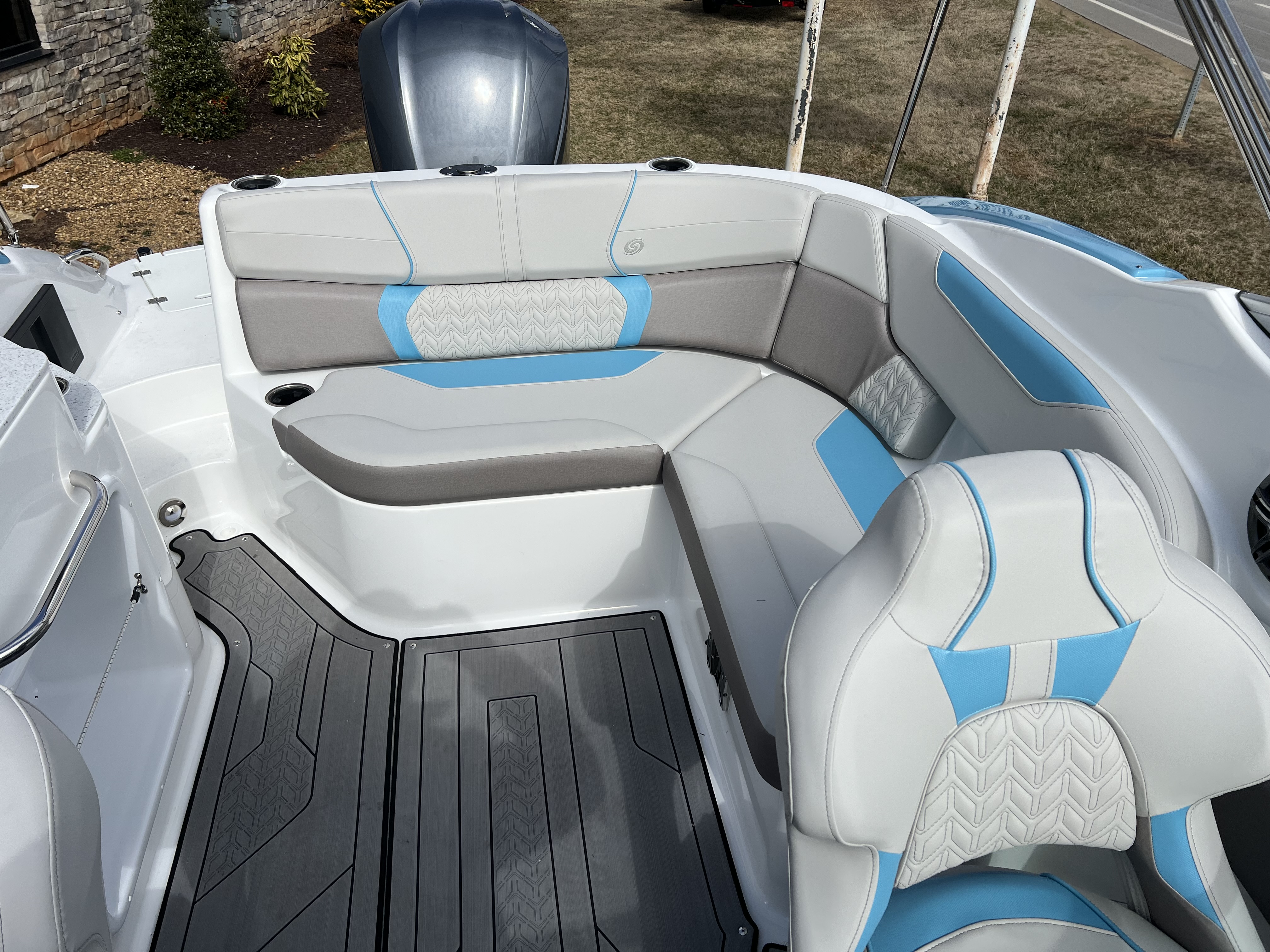 2025 Hurricane SunDeck SD 2400 OB - Photo 11