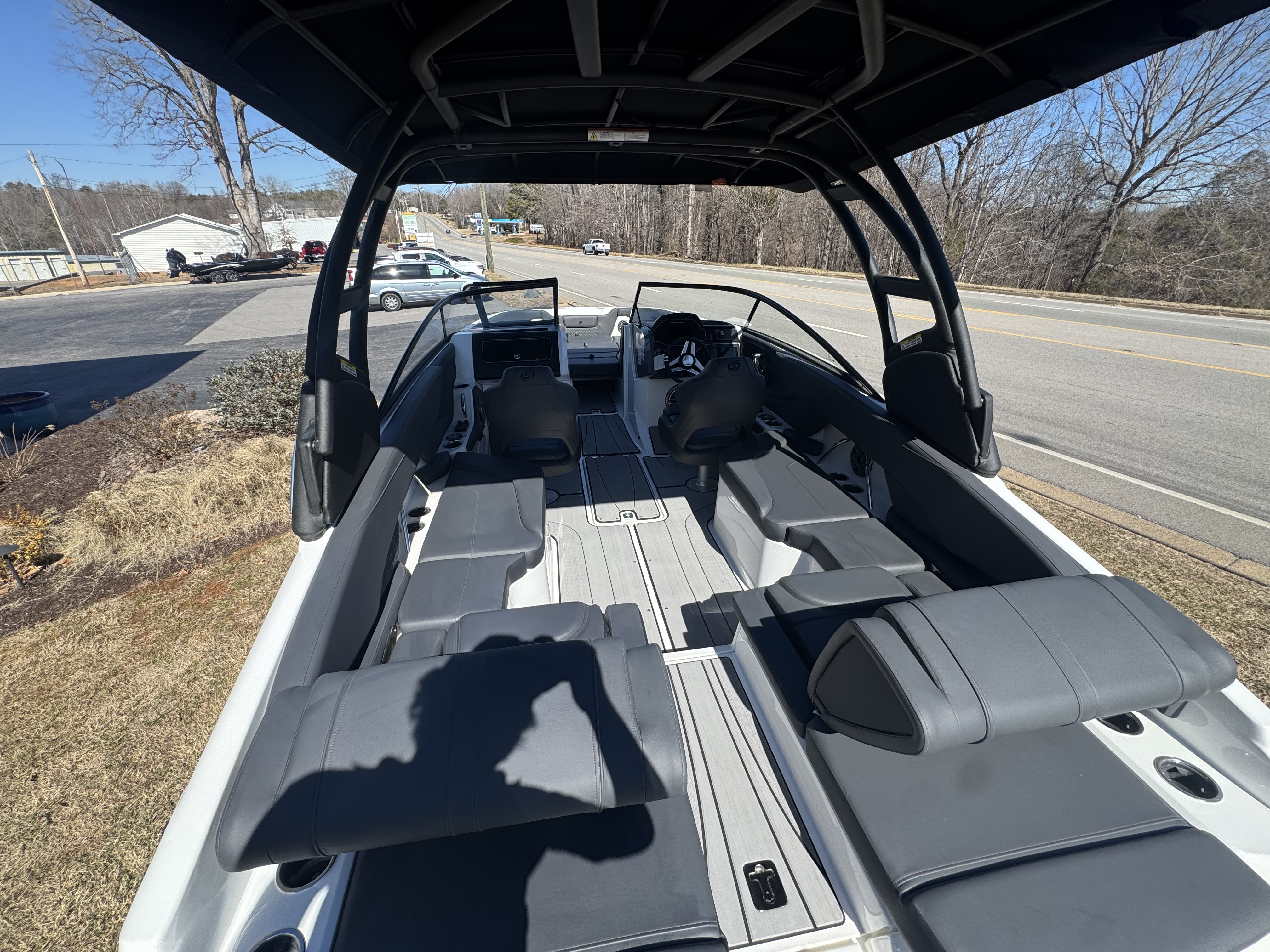 2025 Hurricane SunDeck SD 2600 OB - Photo 6
