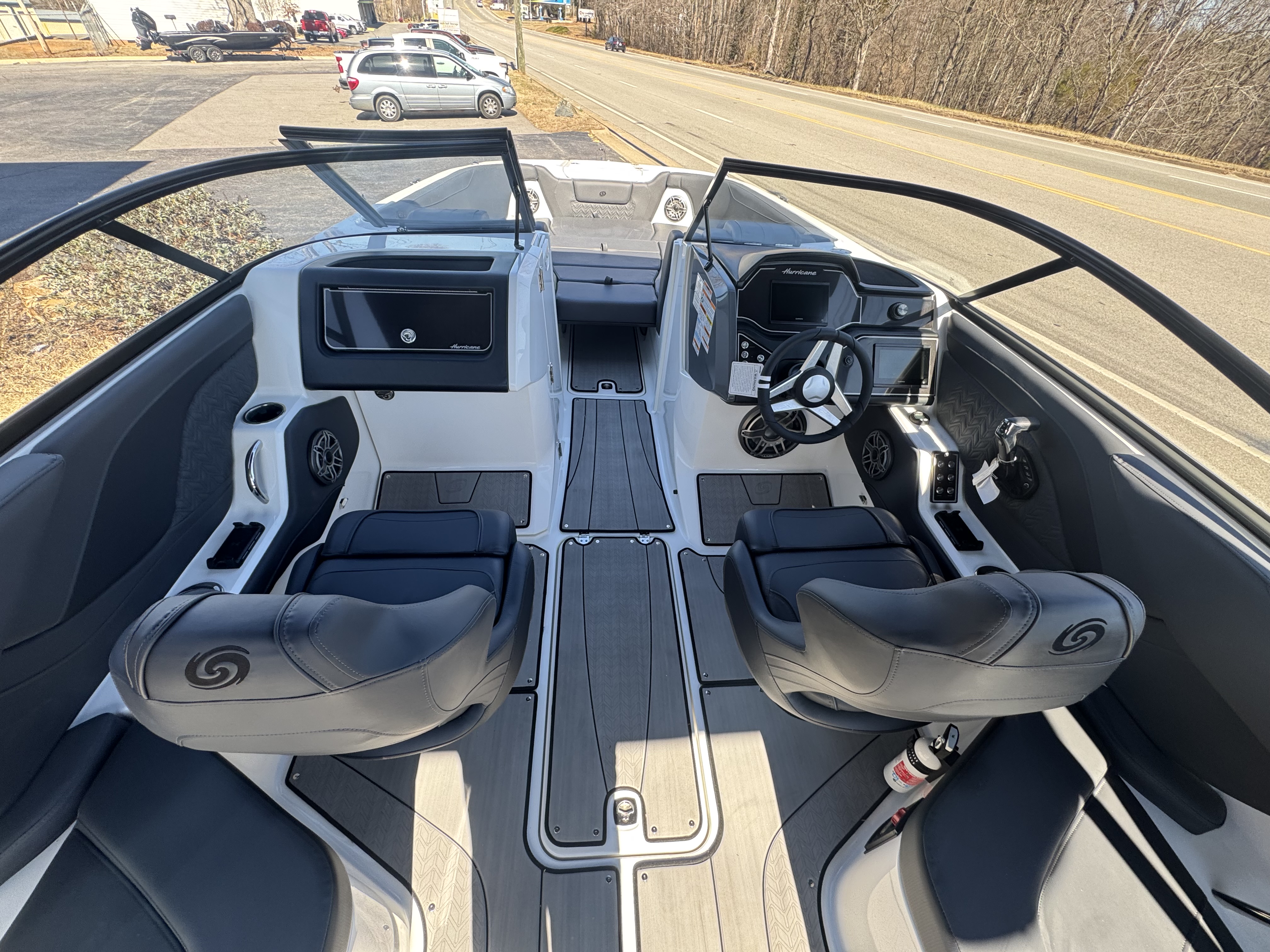 2025 Hurricane SunDeck SD 2600 OB - Photo 8