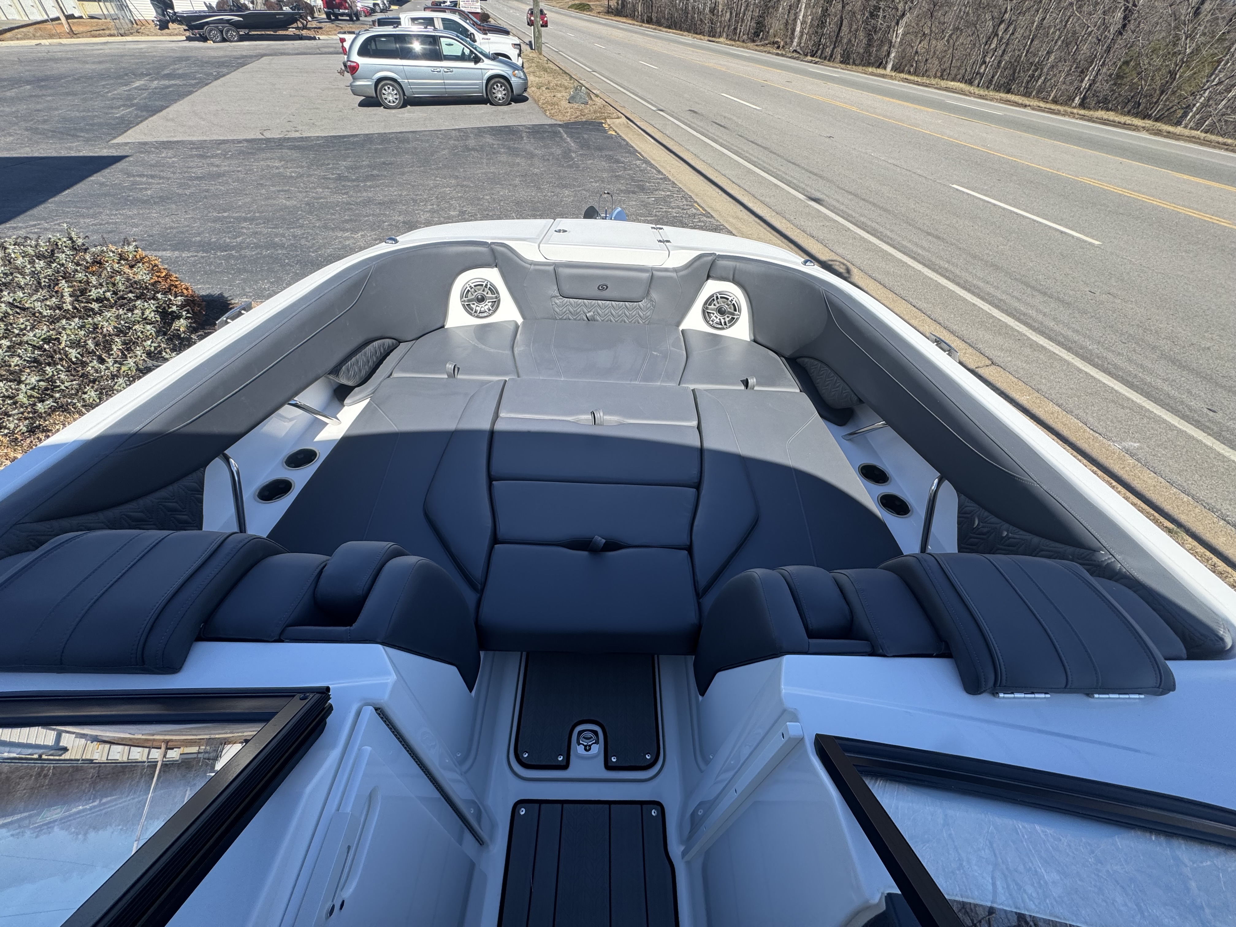 2025 Hurricane SunDeck SD 2600 OB - Photo 13