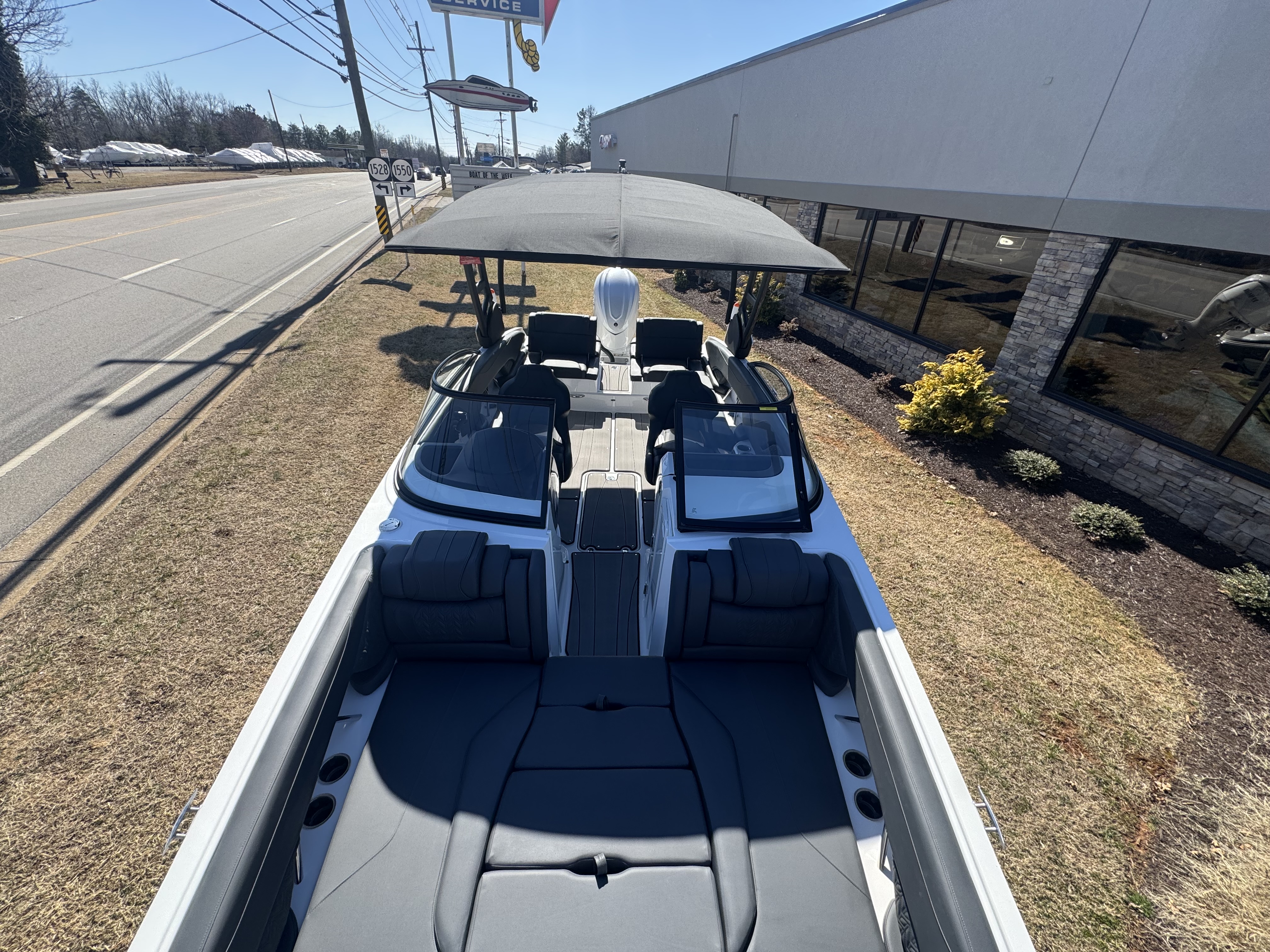 2025 Hurricane SunDeck SD 2600 OB - Photo 16
