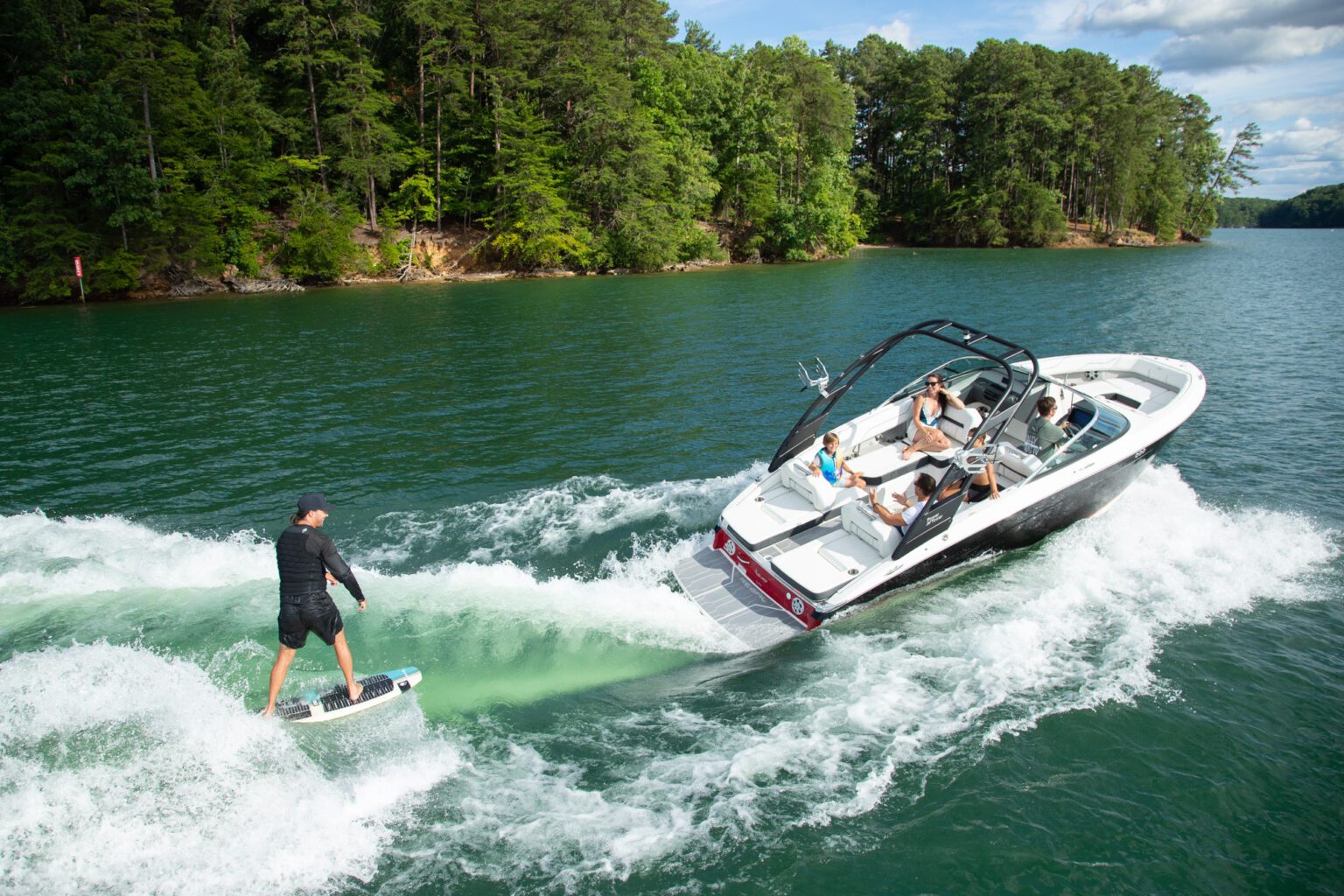 2026 Regal LS4 Surf - Photo 2