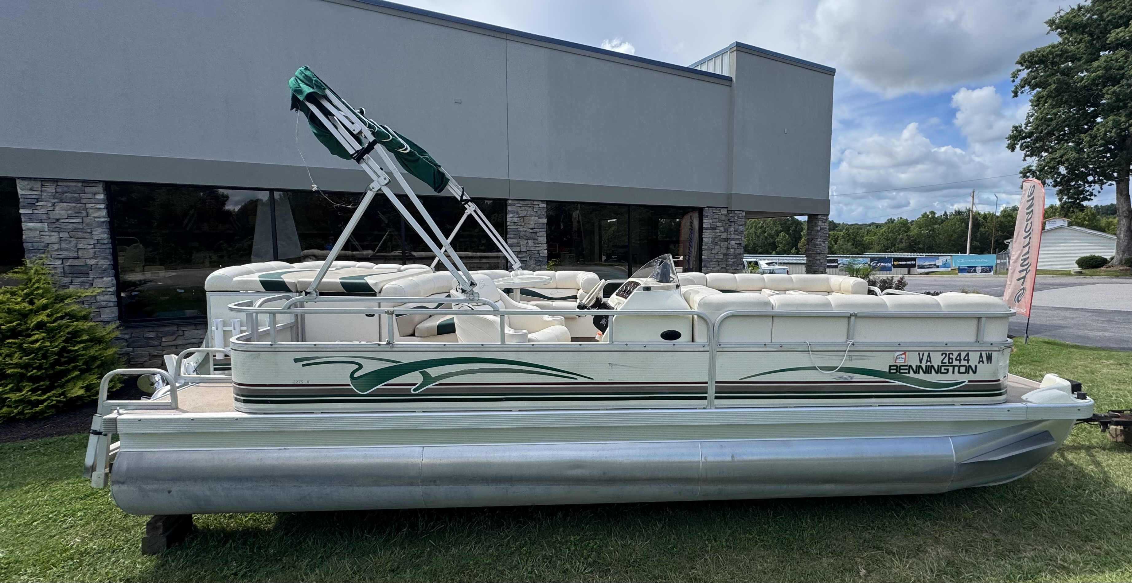 2001 Bennington 2275 LX - Photo 2