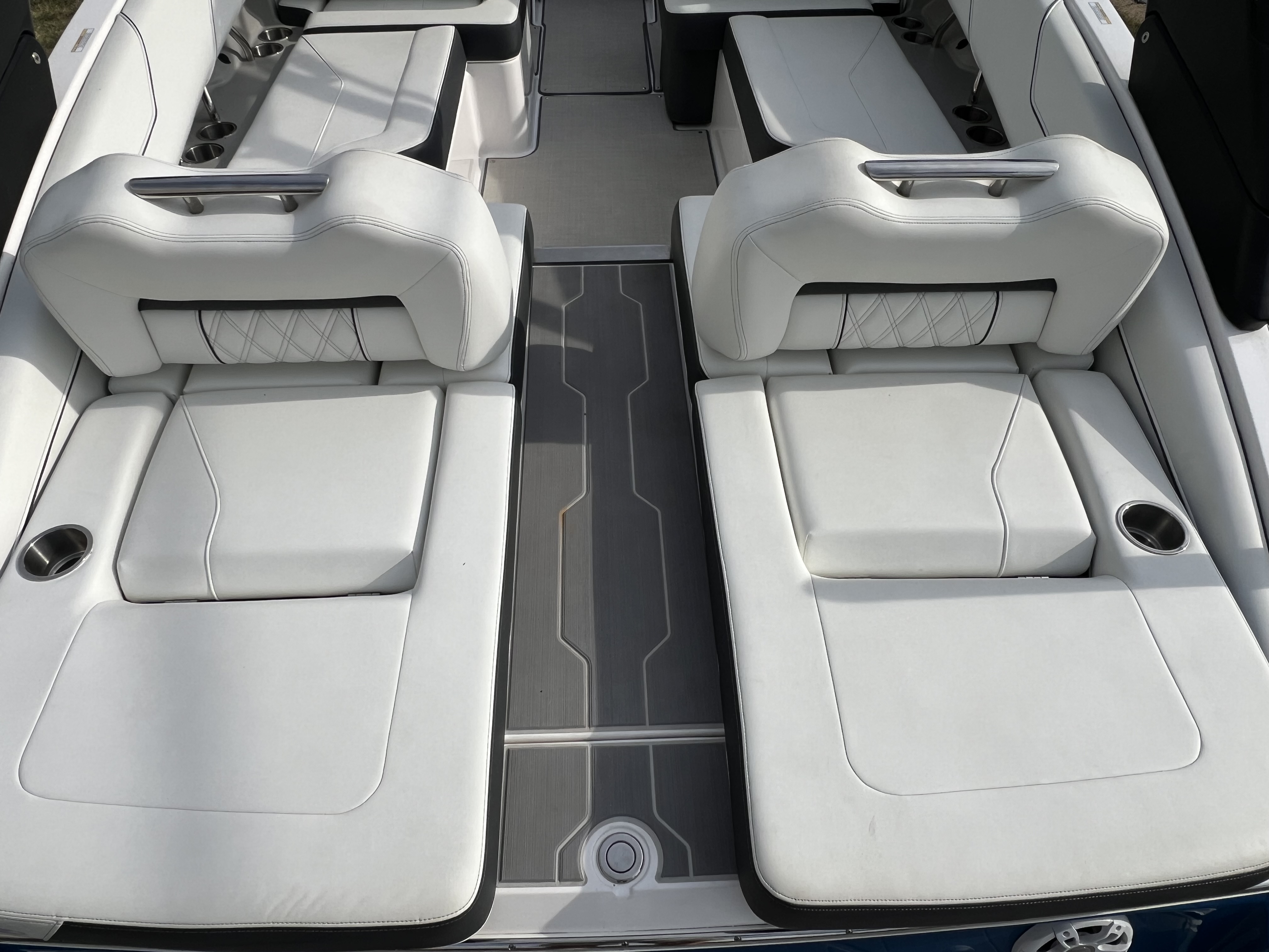 2023 Regal Regal LS4 Surf - Photo 7