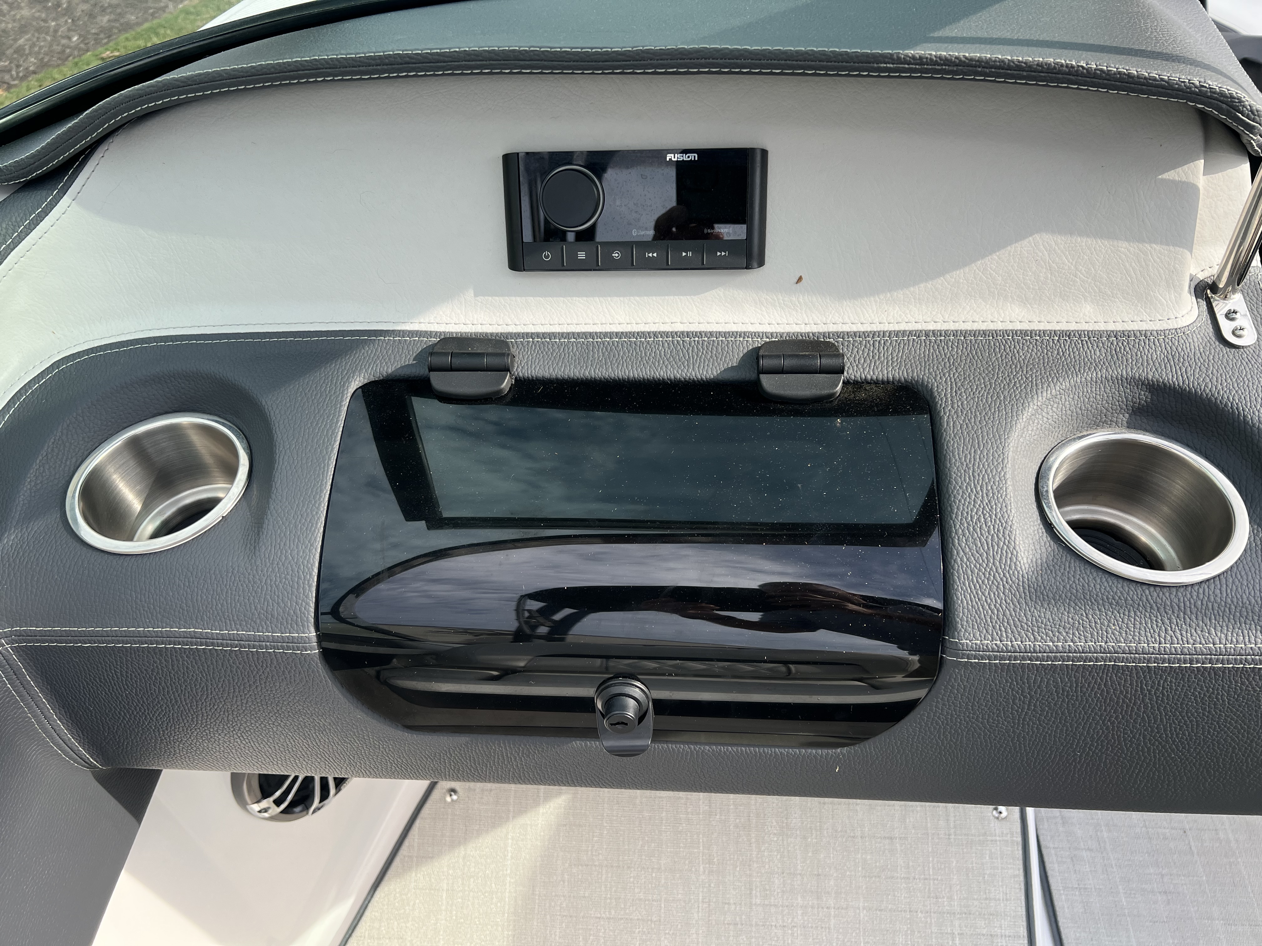 2023 Regal Regal LS4 Surf - Photo 16