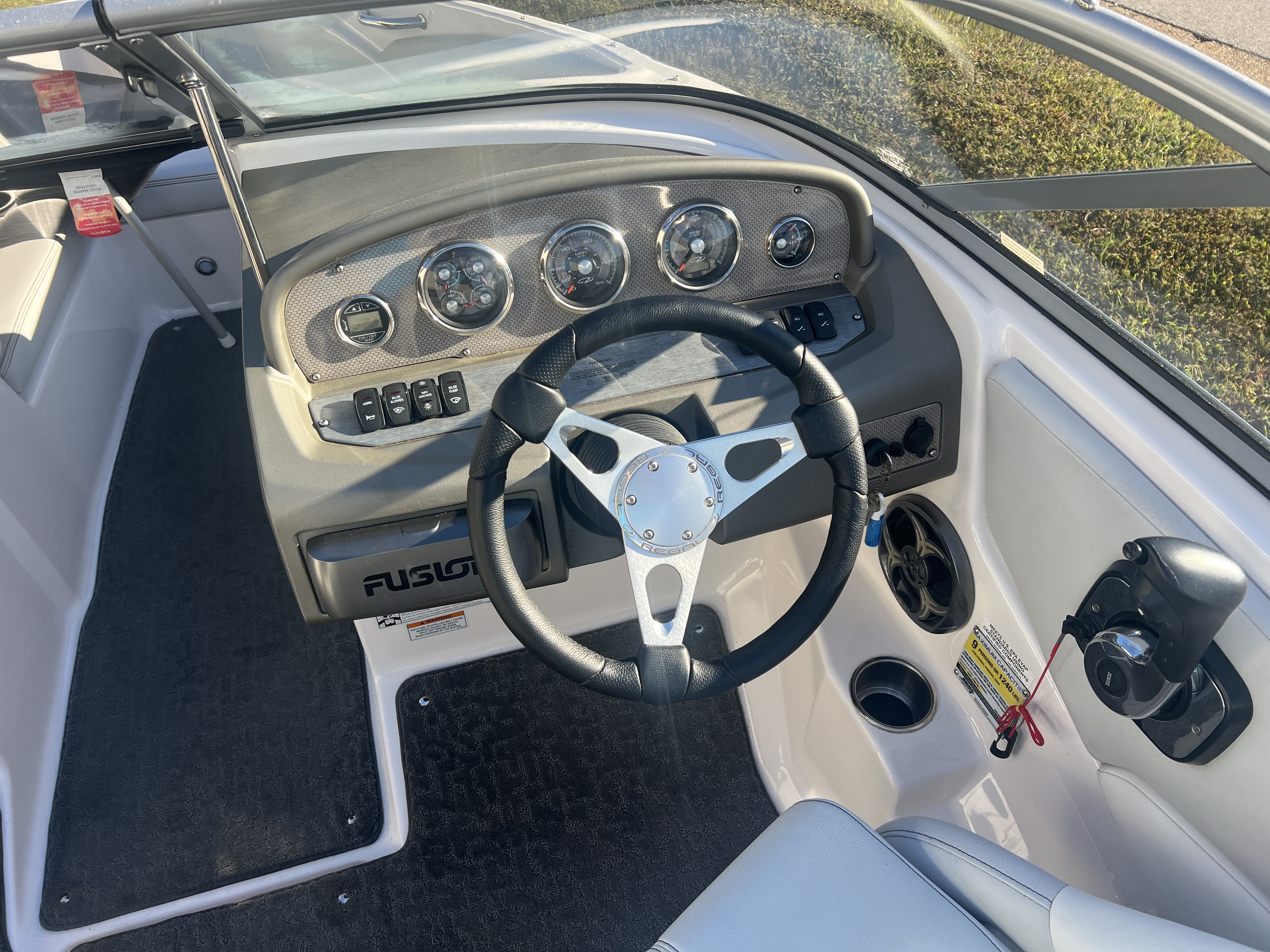 2014 Regal Bowrider 1900 - Photo 9