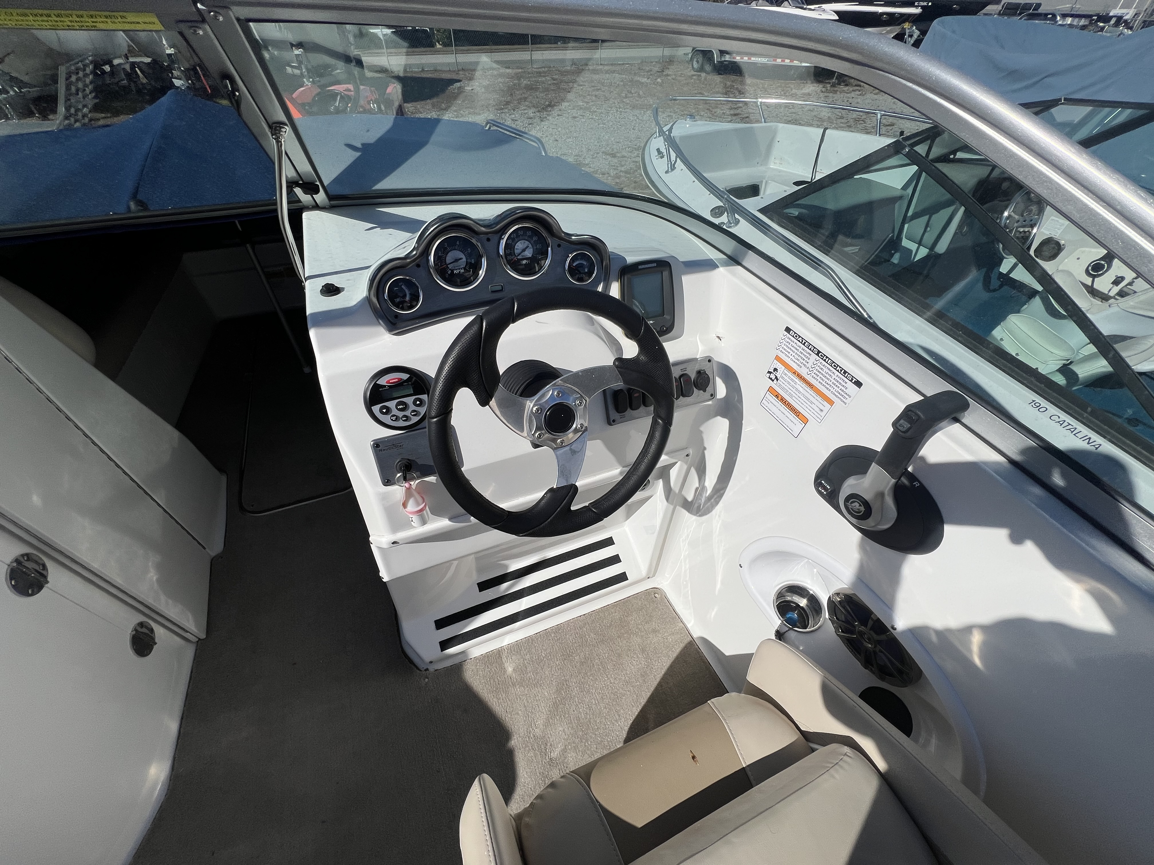 2013 NauticStar Sport Deck Boat 223 DC - Photo 7
