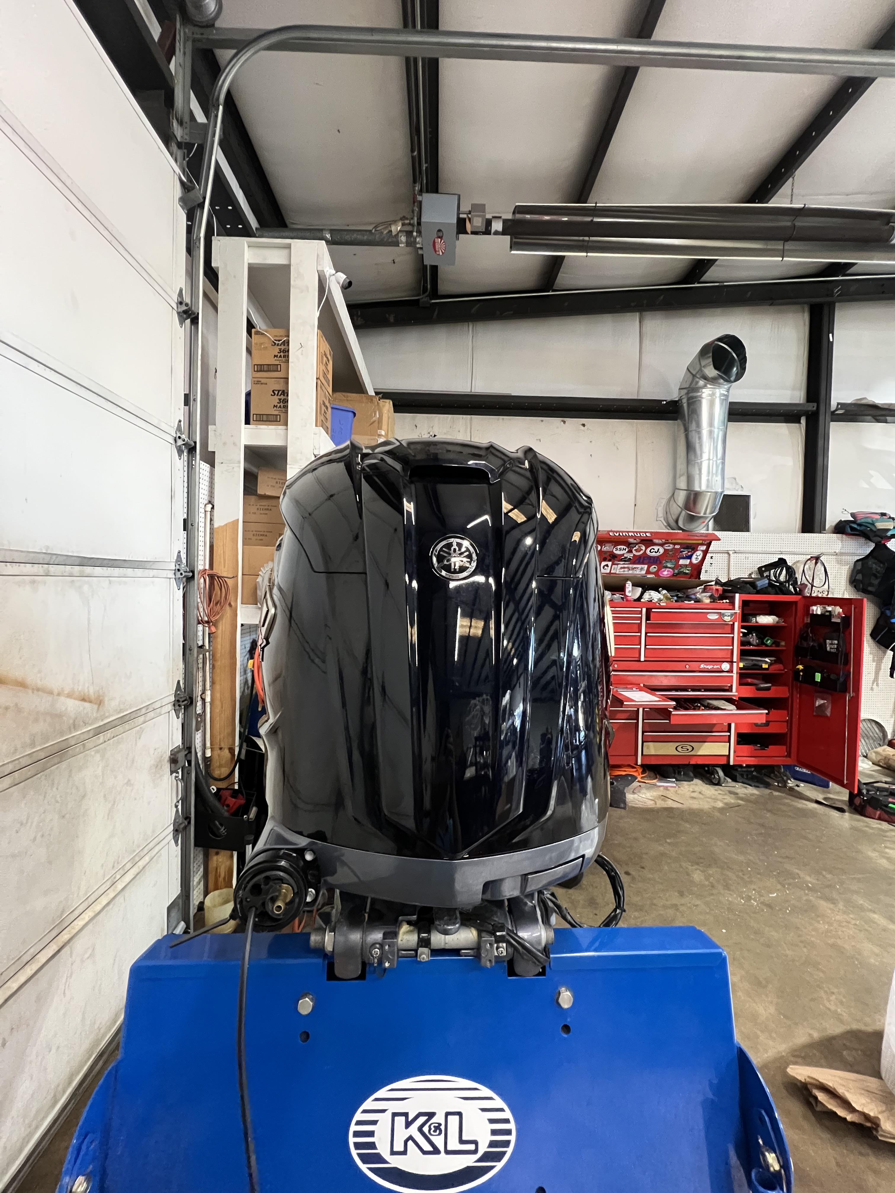 2023 Yamaha V Max SHO V6 4.2L VF250LB - Photo 4