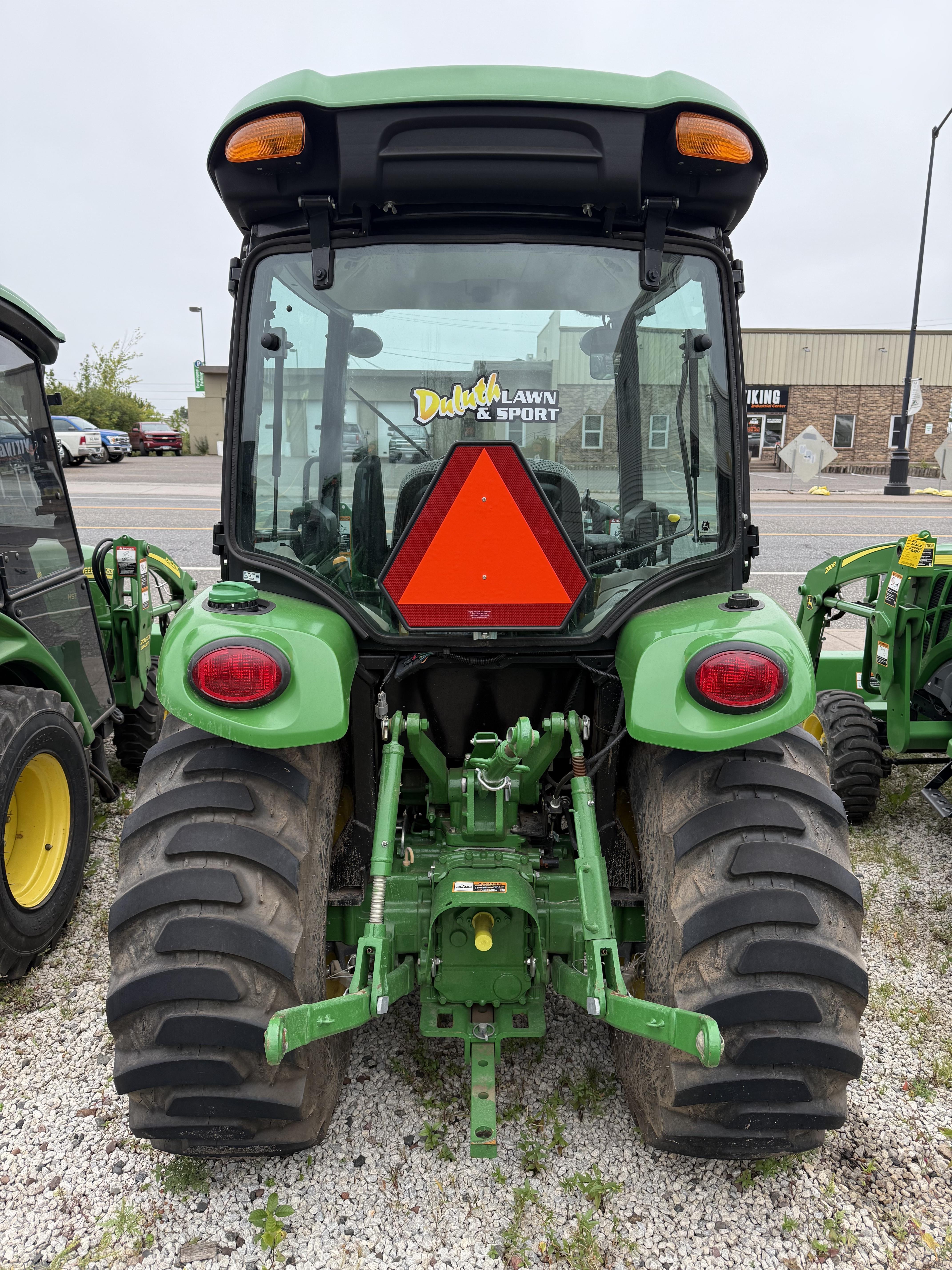 2022 John Deere 3033R CAB - Photo 3